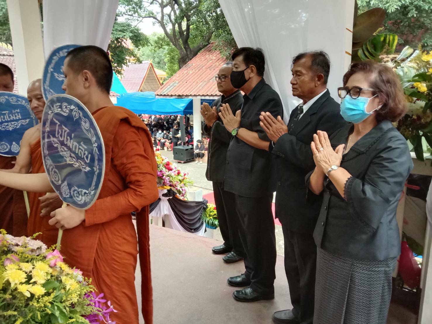 ? พช.ขอนแก่น : ร่วมแสดงความไว้อาลัยงานฌาปนกิจศพนายวชิรวิทย์ รัญดร ผู้วายชนม์ ?