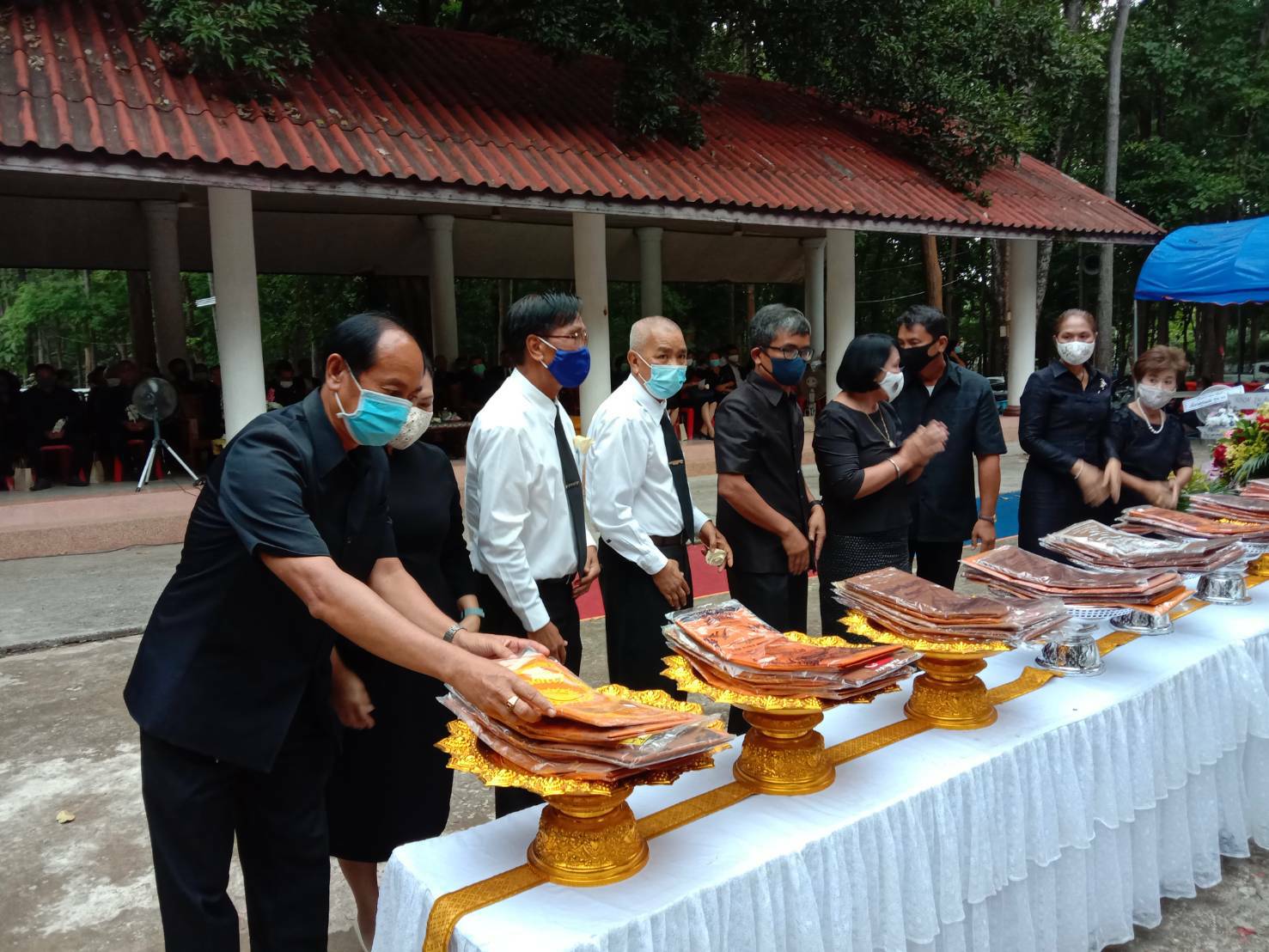 ? พช.ขอนแก่น : ร่วมแสดงความไว้อาลัยงานฌาปนกิจศพนายวชิรวิทย์ รัญดร ผู้วายชนม์ ?