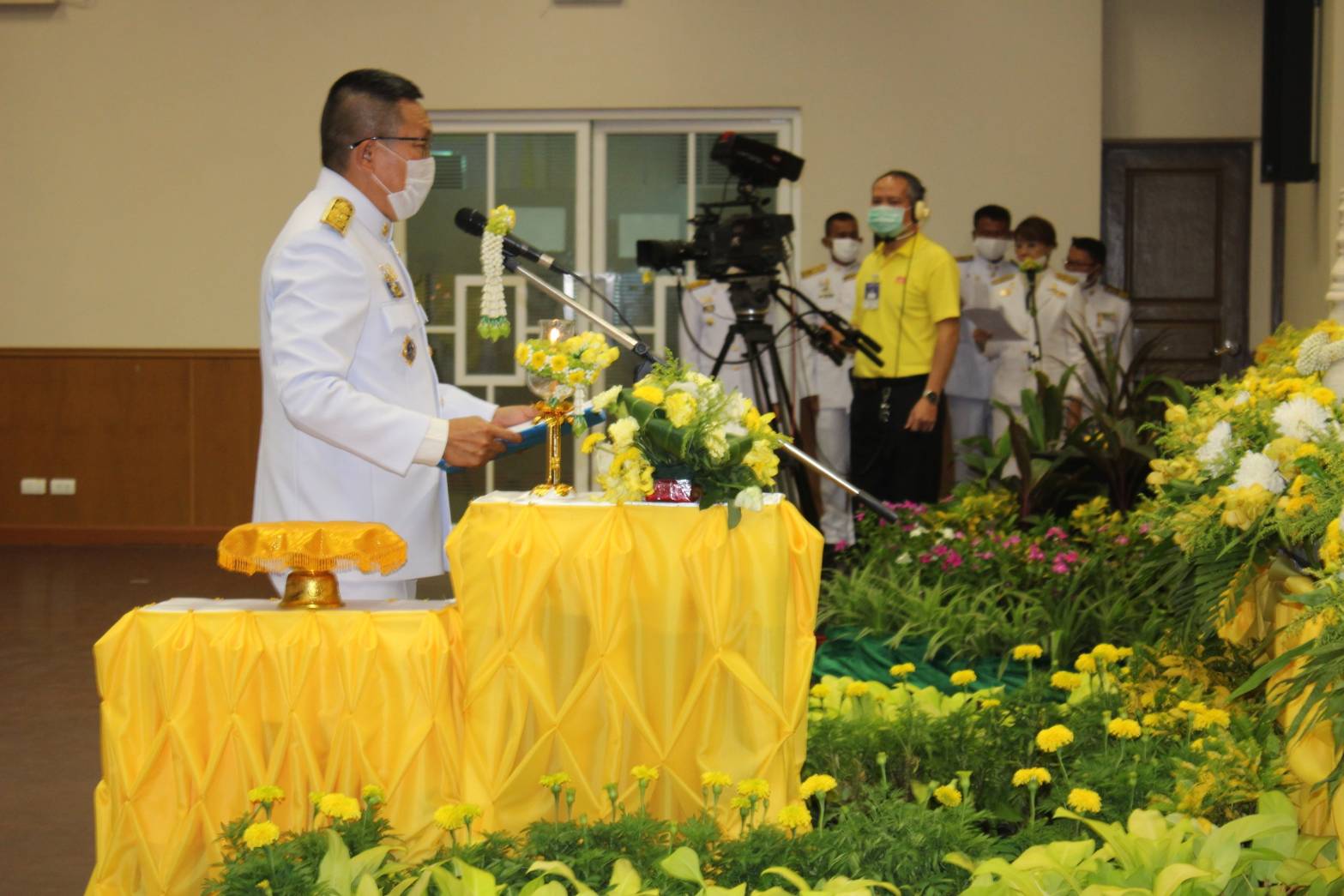 ? พช.ขอนแก่น : ร่วมพิธีถวายเครื่องราชสักการะและวางพานพุ่ม พิธีจุดเทียนชัยถวายพระพรชัยมงคล เนื่องในโอกาสวันเฉลิมพระชนมพรรษาพระบาทสมเด็จพระเจ้าอยู่หัว 28 กรกฎาคม 2563 ?