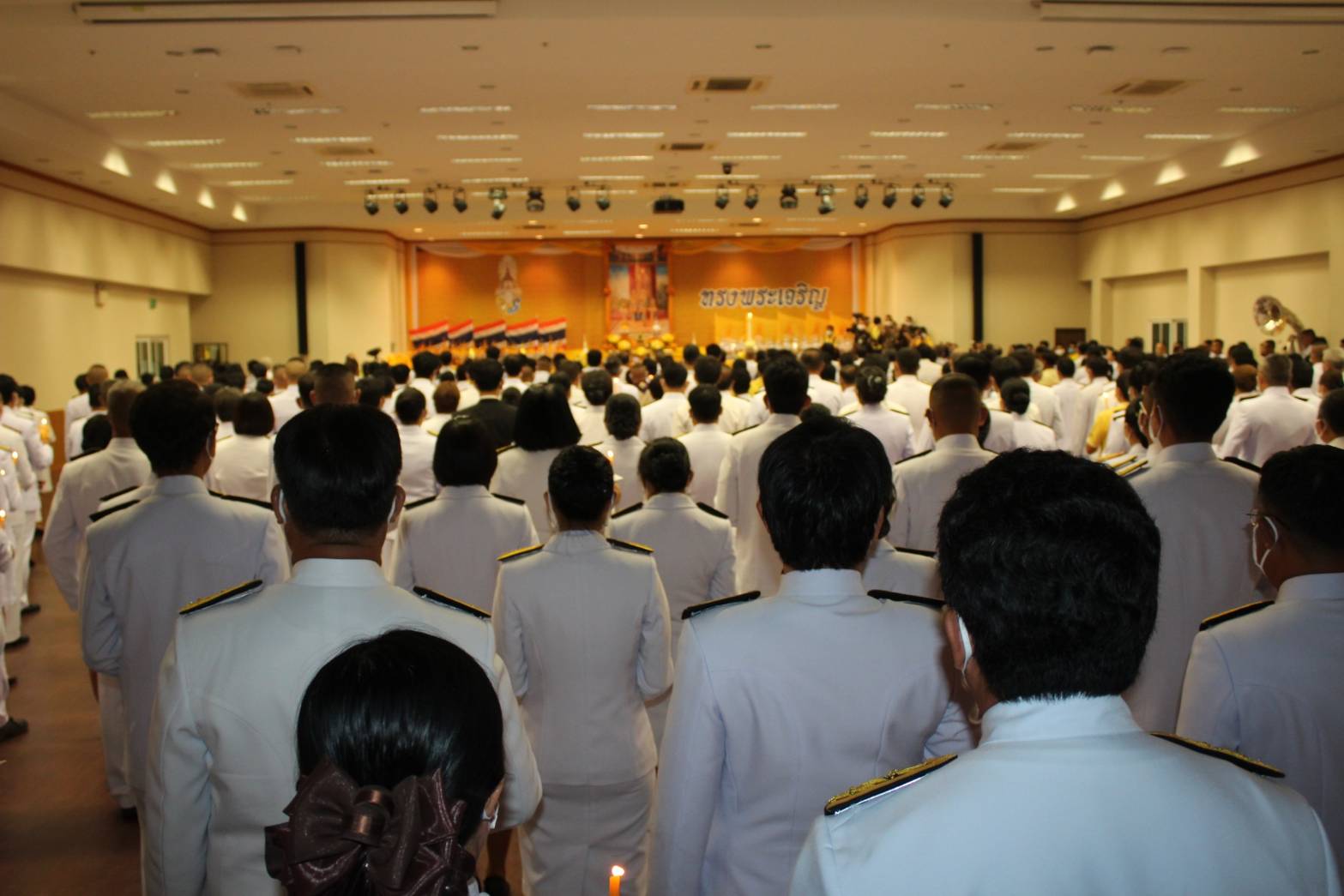? พช.ขอนแก่น : ร่วมพิธีถวายเครื่องราชสักการะและวางพานพุ่ม พิธีจุดเทียนชัยถวายพระพรชัยมงคล เนื่องในโอกาสวันเฉลิมพระชนมพรรษาพระบาทสมเด็จพระเจ้าอยู่หัว 28 กรกฎาคม 2563 ?
