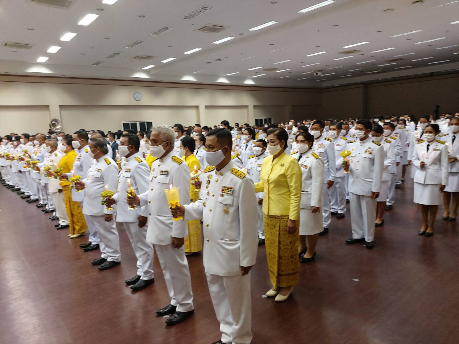 ? พช.ขอนแก่น : ร่วมพิธีถวายเครื่องราชสักการะและวางพานพุ่ม พิธีจุดเทียนชัยถวายพระพรชัยมงคล เนื่องในโอกาสวันเฉลิมพระชนมพรรษาพระบาทสมเด็จพระเจ้าอยู่หัว 28 กรกฎาคม 2563 ?