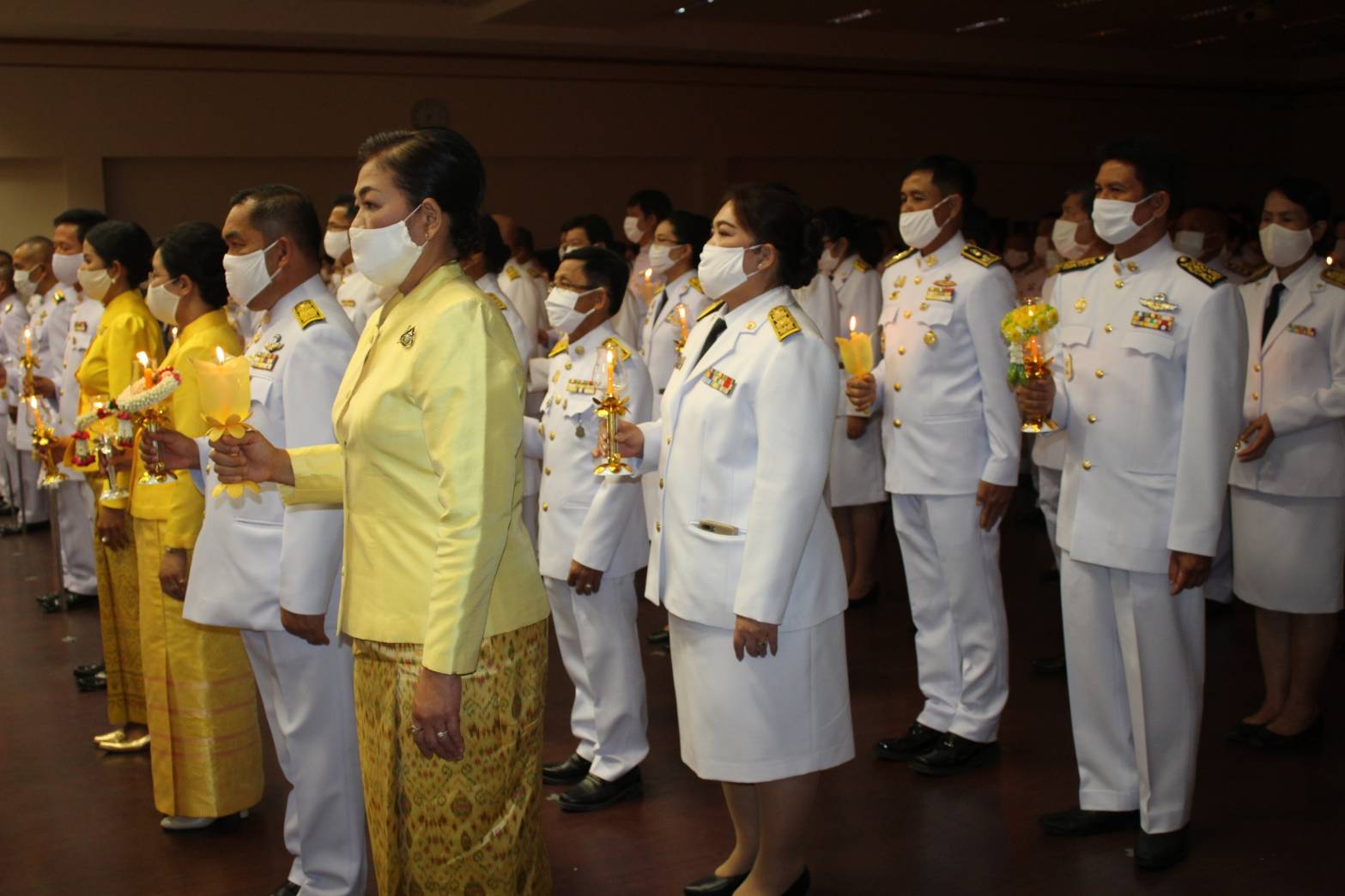? พช.ขอนแก่น : ร่วมพิธีถวายเครื่องราชสักการะและวางพานพุ่ม พิธีจุดเทียนชัยถวายพระพรชัยมงคล เนื่องในโอกาสวันเฉลิมพระชนมพรรษาพระบาทสมเด็จพระเจ้าอยู่หัว 28 กรกฎาคม 2563 ?