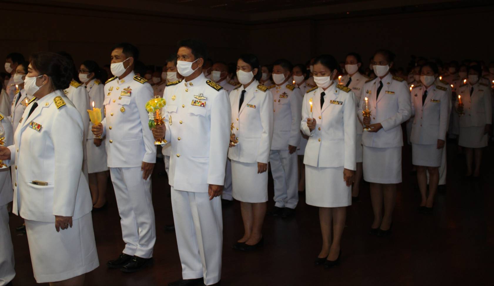 ? พช.ขอนแก่น : ร่วมพิธีถวายเครื่องราชสักการะและวางพานพุ่ม พิธีจุดเทียนชัยถวายพระพรชัยมงคล เนื่องในโอกาสวันเฉลิมพระชนมพรรษาพระบาทสมเด็จพระเจ้าอยู่หัว 28 กรกฎาคม 2563 ?