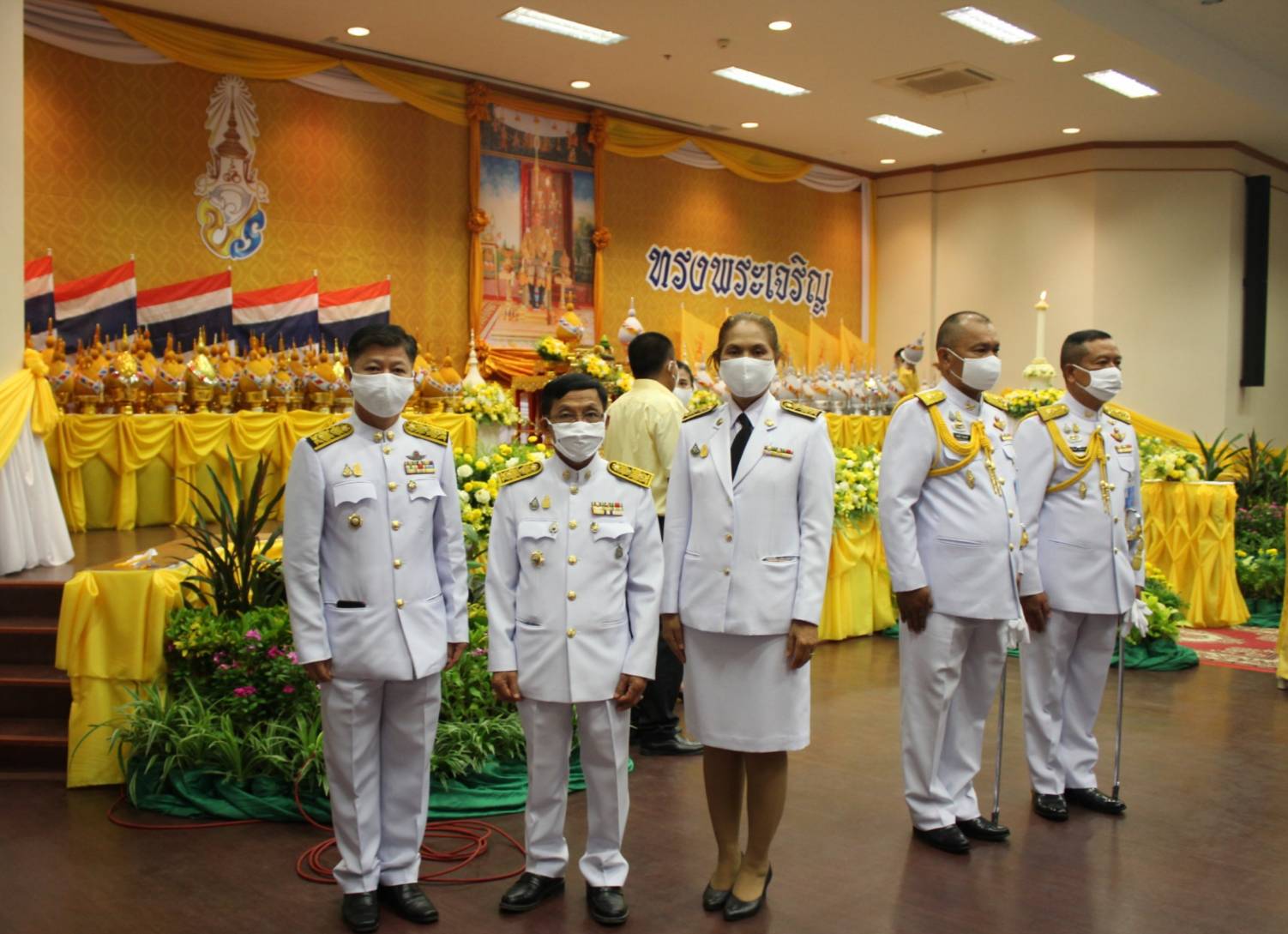 ? พช.ขอนแก่น : ร่วมพิธีถวายเครื่องราชสักการะและวางพานพุ่ม พิธีจุดเทียนชัยถวายพระพรชัยมงคล เนื่องในโอกาสวันเฉลิมพระชนมพรรษาพระบาทสมเด็จพระเจ้าอยู่หัว 28 กรกฎาคม 2563 ?