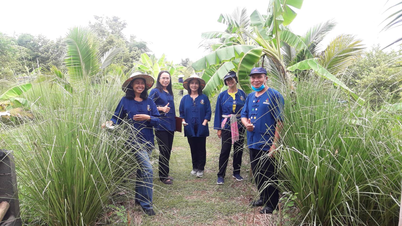 ? พช.ขอนแก่น เอามื้อสามัคคี “รวมพลคนรักธรรมชาติ มีธรรมะ คนธรรมดา โคก หนอง นาโมเดล ?