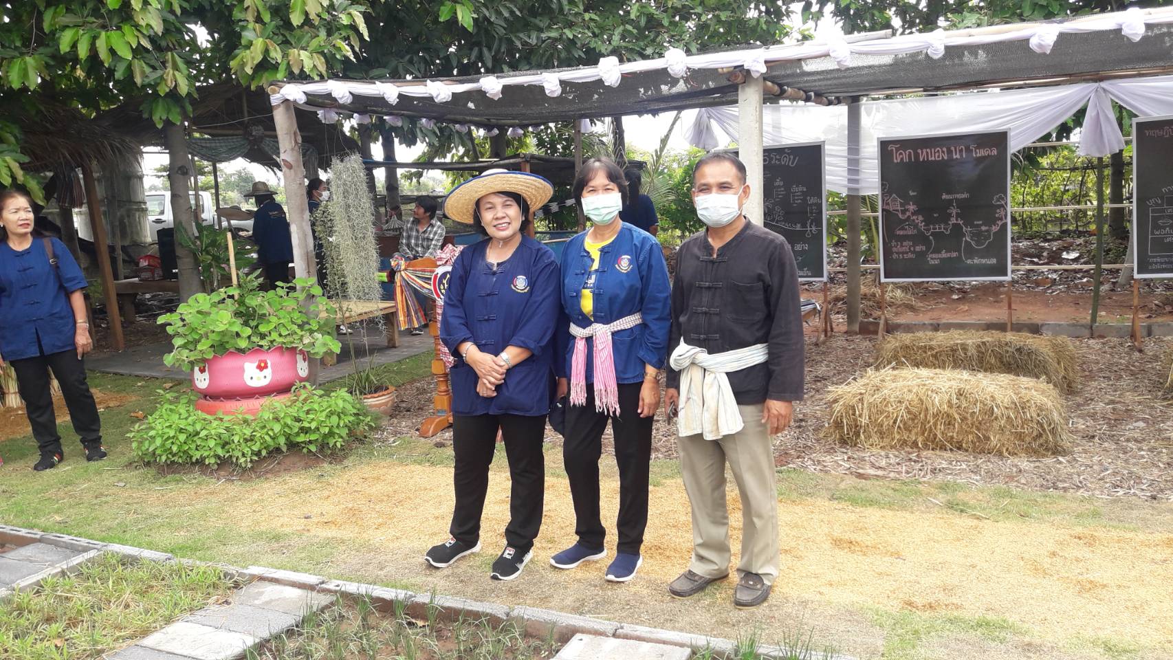 ? พช.ขอนแก่น เอามื้อสามัคคี “รวมพลคนรักธรรมชาติ มีธรรมะ คนธรรมดา โคก หนอง นาโมเดล ?
