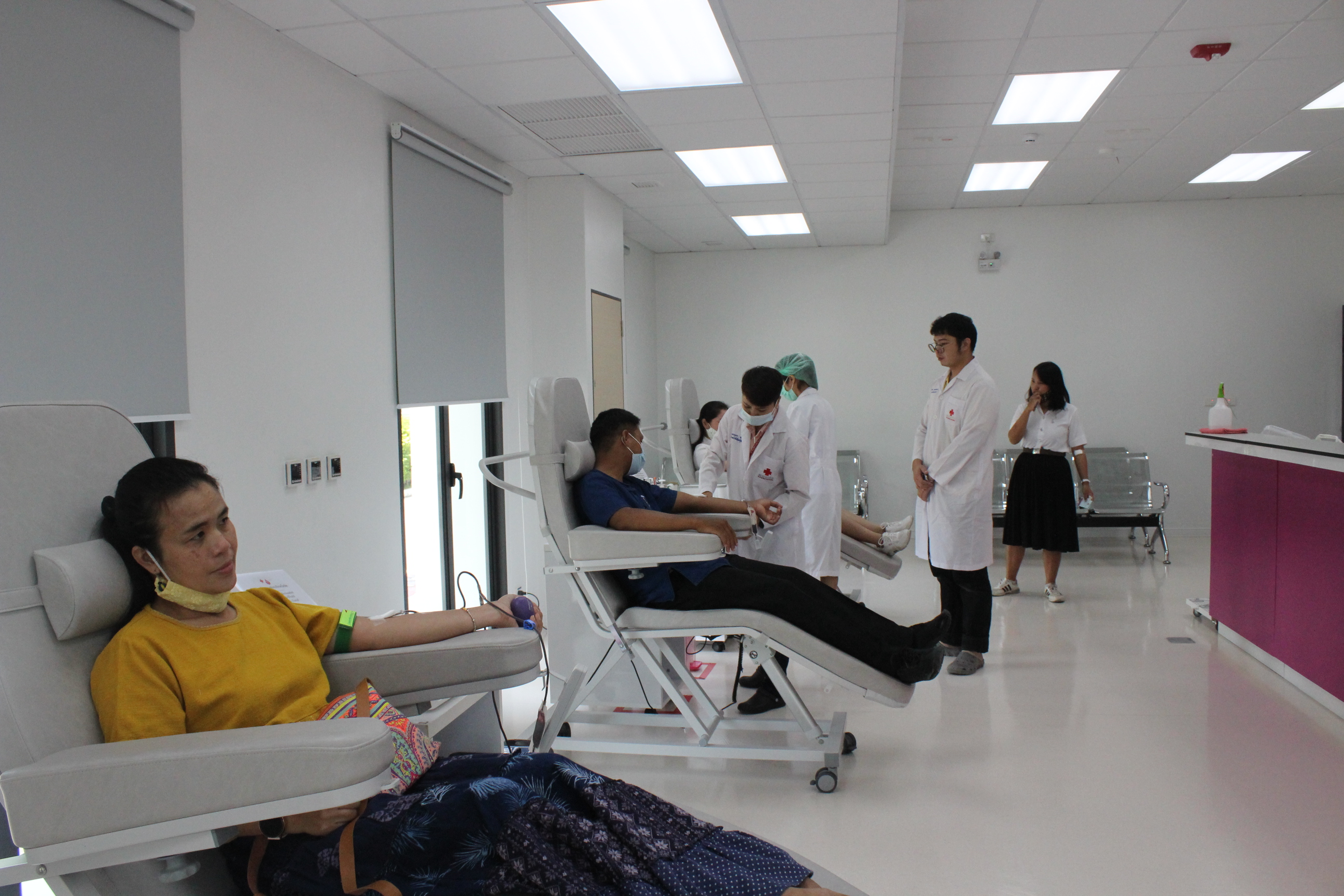 ? พช.ขอนแก่น : ร่วมบริจาคโลหิตเพื่อเฉลิมพระเกียรติและถวายเป็นพระราชกุศลแด่พระบาทสมเด็จพระปรเมนทรรามาธิบดีศรีสินทรมหาวชิราลงกรณ พระวชิรเกล้าเจ้าอยู่หัว เนื่องในโอกาสวันเฉลิมพระชนมพรรษา 28 กรกฎาคม 2563 ?
