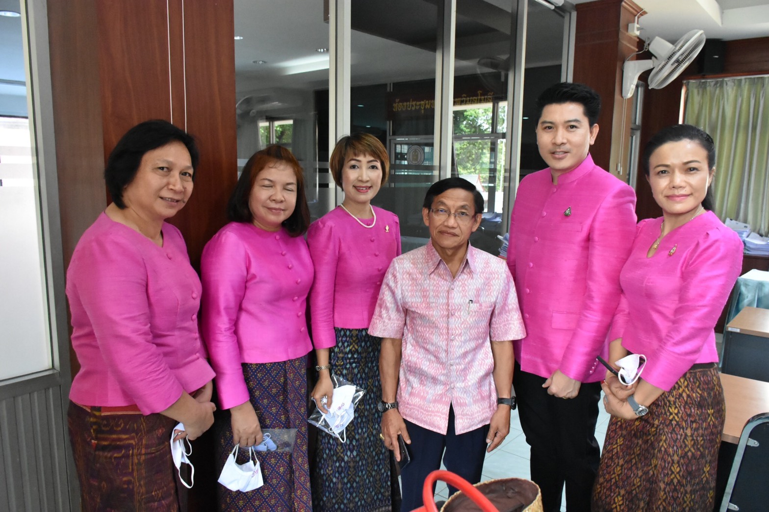 ?พช.ขอนแก่น ร่วม “สืบสาน อนุรักษ์ศิลป์ ผ้าถิ่นไทย ดำรงค์ไว้ในแผ่นดิน” ณ สำนักงานศึกษาธิการจังหวัดขอนแก่น ?