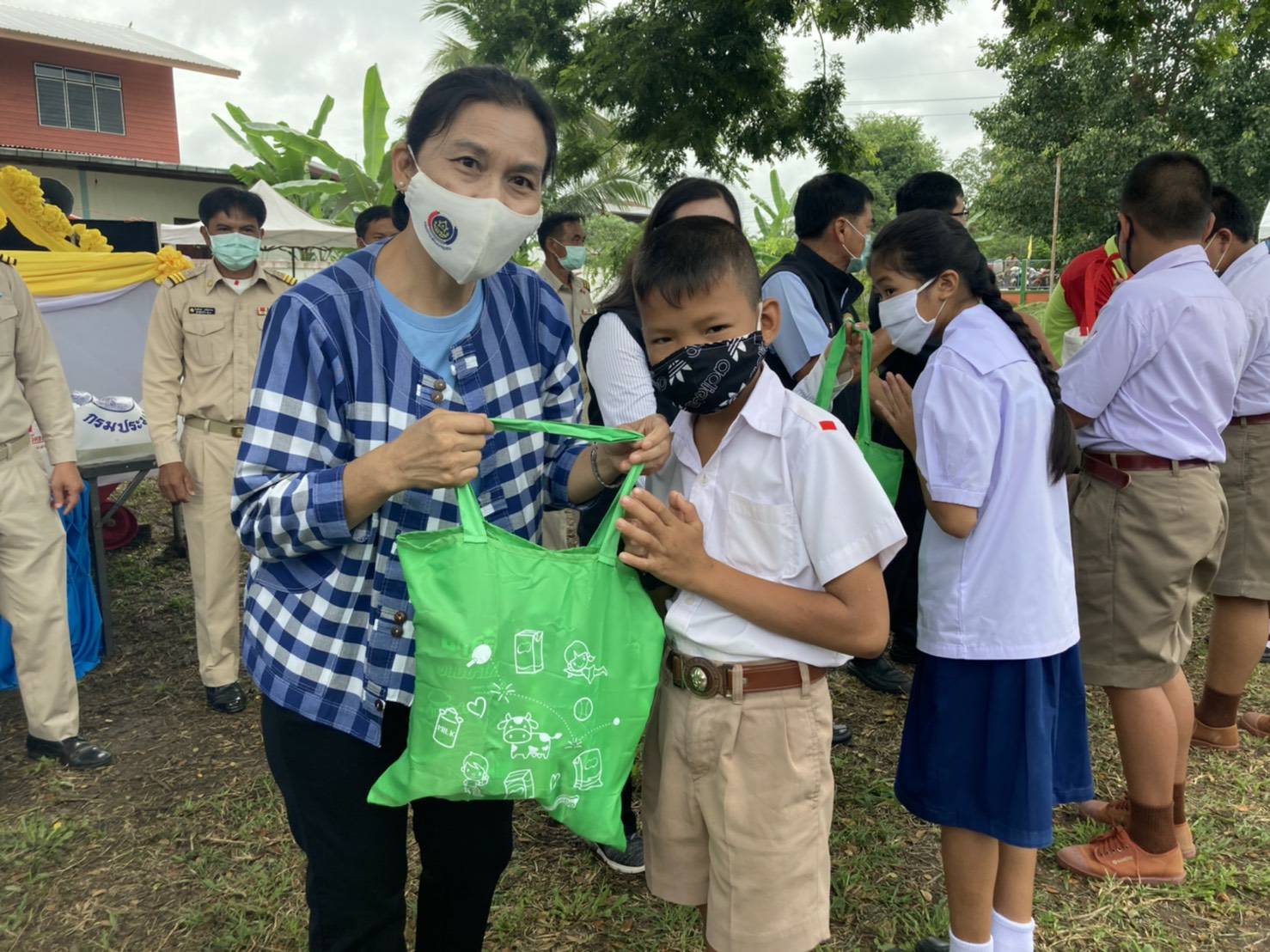 ? พช.ขอนแก่น : ร่วมโครงการ “หน่วยบำบัดทุกข์ บำรุงสุข สร้างรอยยิ้มให้กับประชาชน” ณ อำเภอเวียงเก่า จังหวัดขอนแก่น ?