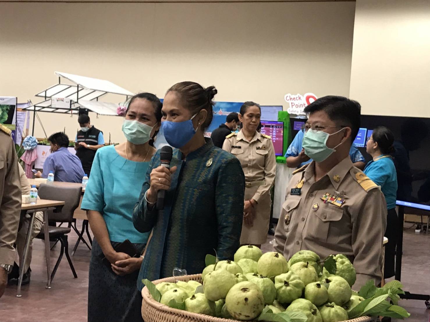 ? พช.ขอนแก่น : ร่วมประชุมแลกเปลี่ยนความคิดเห็นเกี่ยวกับบทบาทของสภาผู้แทนราษฎร และคณะกรรมาธิการกับการแก้ไขปัญหาของประชาชน ?