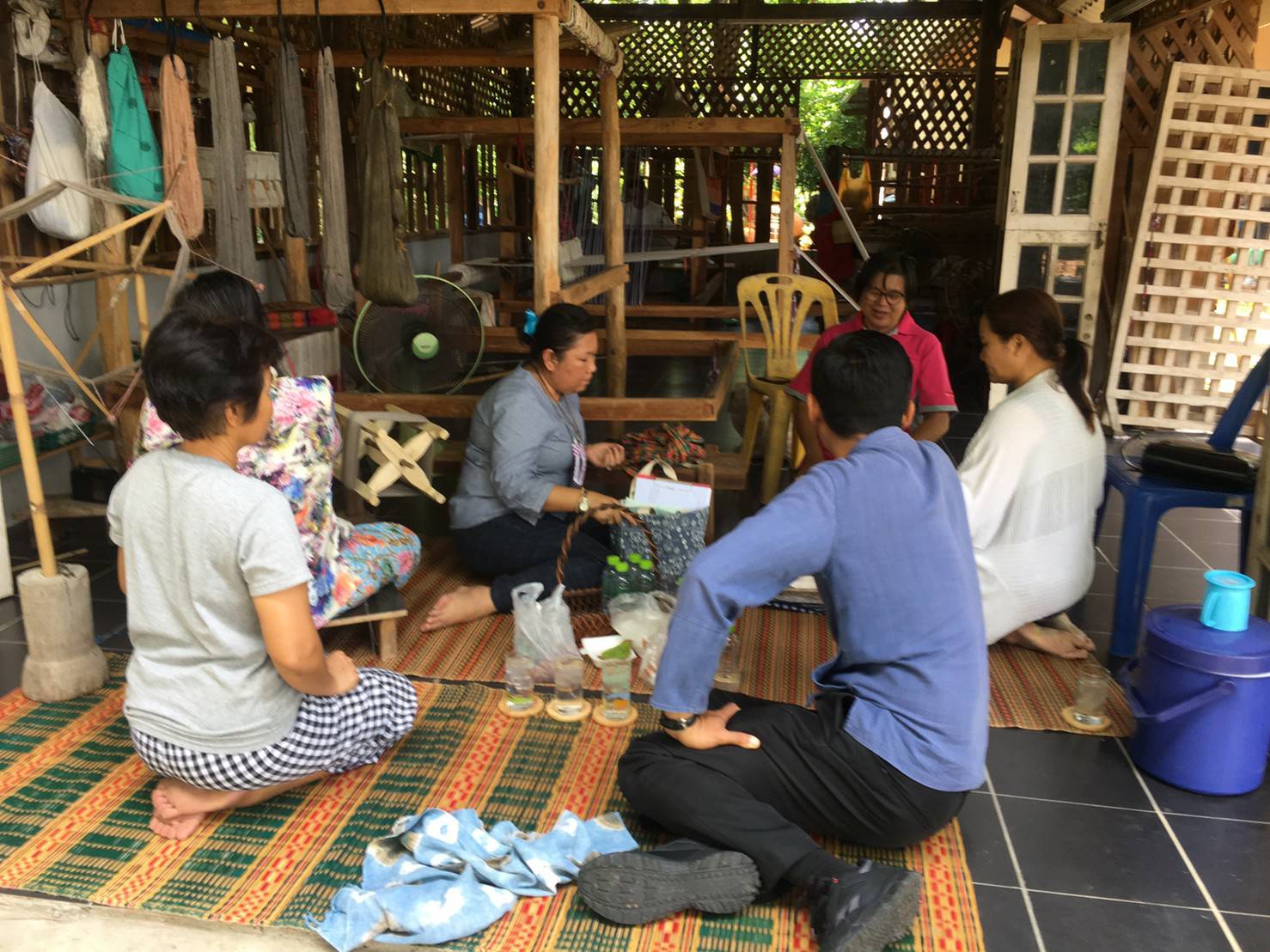 ? พช.ขอนแก่น : ลงพื้นที่ติดตามสนับสนุนการพัฒนาเครือข่ายผ้าฝ้าย ผ้าขาวม้า จังหวัดขอนแก่น ?