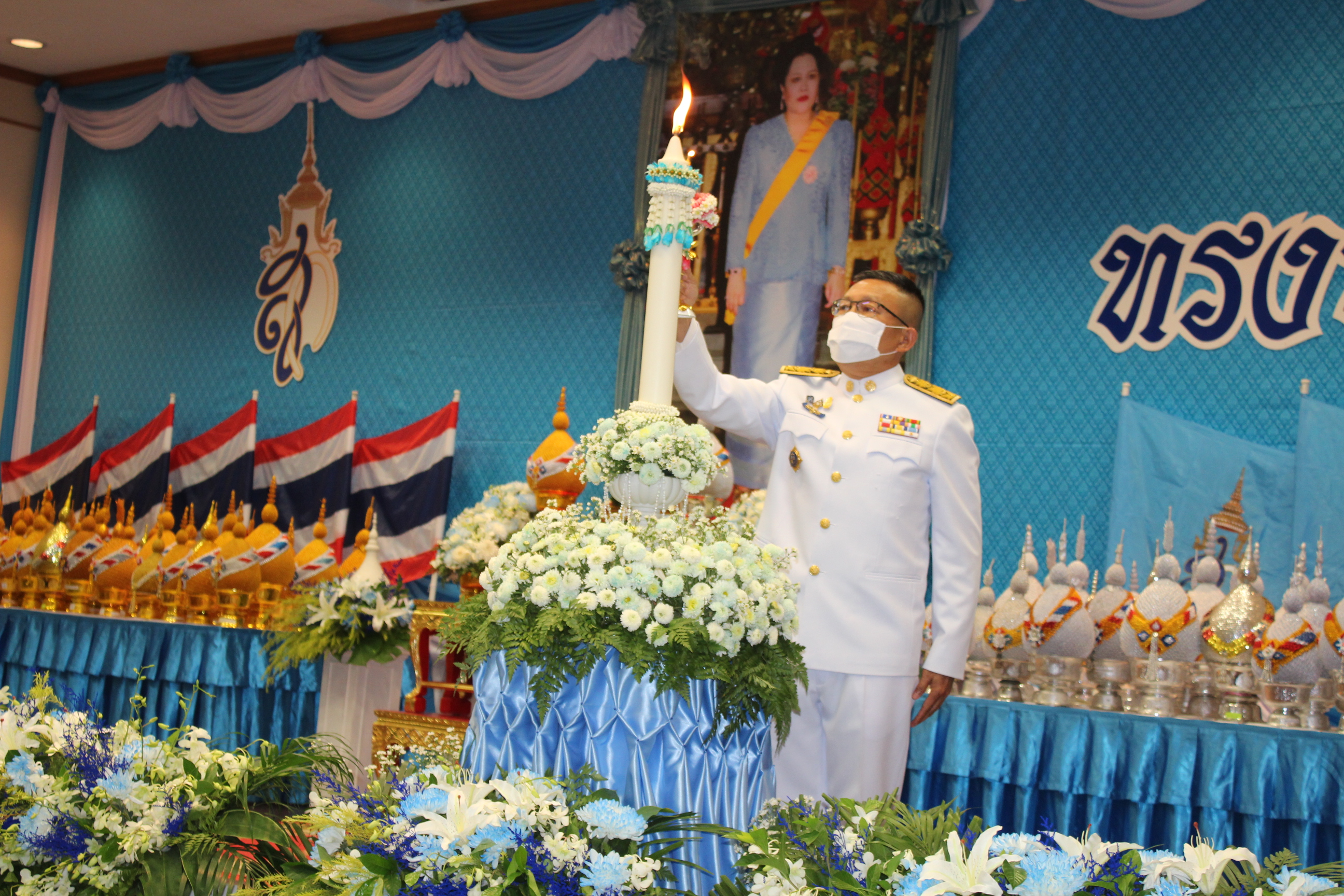 ? พช.ขอนแก่น : ร่วมพิธีถวายเครื่องราชสักการะและวางพานพุ่ม พิธีจุดเทียนชัยถวายพระพรชัยมงคล เนื่องในโอกาสวันเฉลิมพระชนมพรรษาสมเด็จพระนางเจ้าสิริกิติ์ พระบรมราชินีนาถ พระบรมราชชนนีพันปีหลวง 12 สิงหาคม 2563 ?