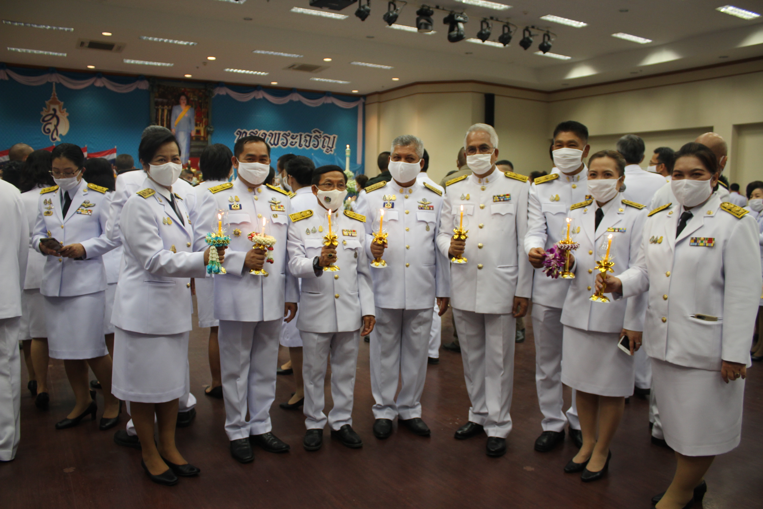 ? พช.ขอนแก่น : ร่วมพิธีถวายเครื่องราชสักการะและวางพานพุ่ม พิธีจุดเทียนชัยถวายพระพรชัยมงคล เนื่องในโอกาสวันเฉลิมพระชนมพรรษาสมเด็จพระนางเจ้าสิริกิติ์ พระบรมราชินีนาถ พระบรมราชชนนีพันปีหลวง 12 สิงหาคม 2563 ?