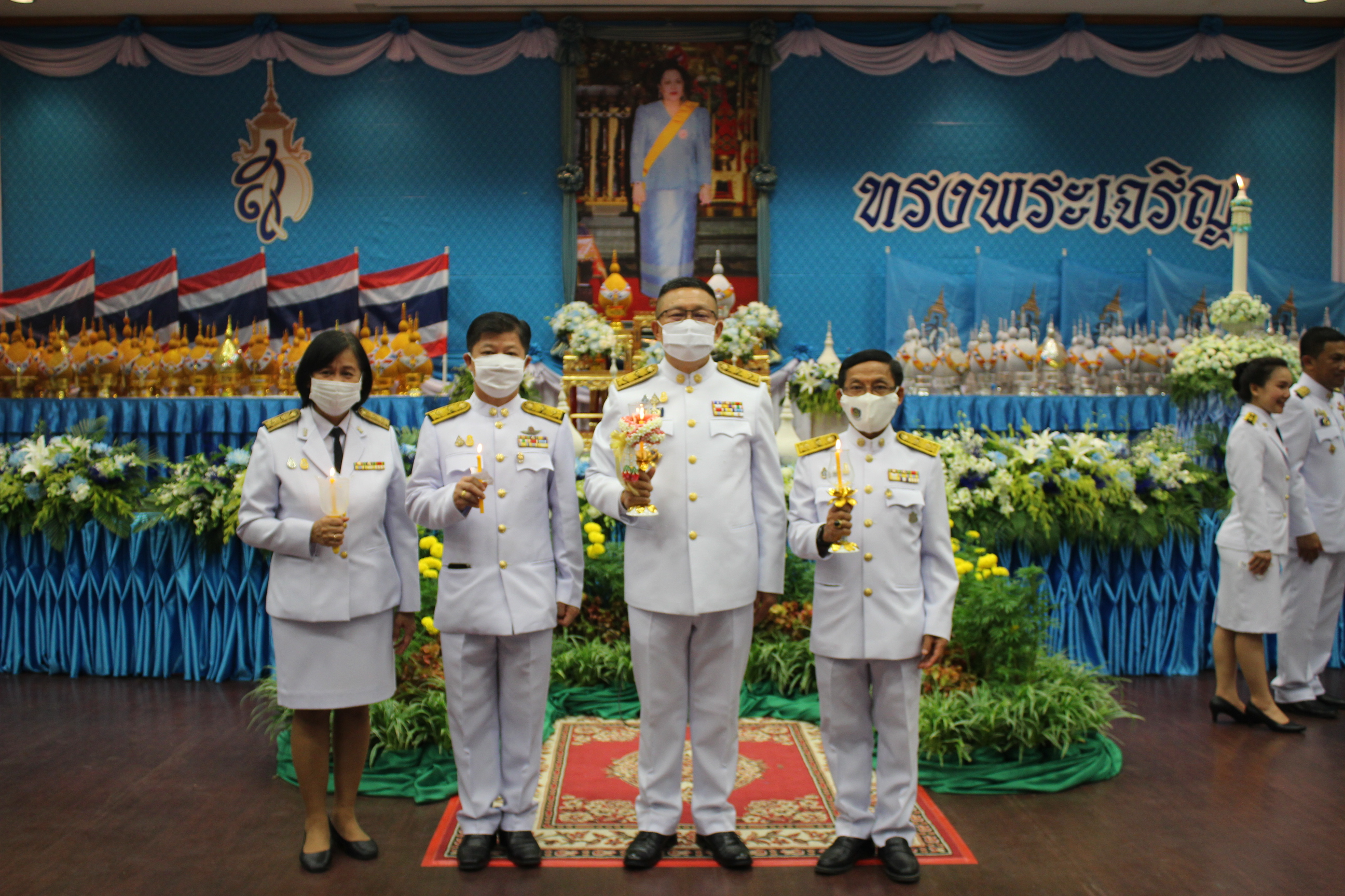? พช.ขอนแก่น : ร่วมพิธีถวายเครื่องราชสักการะและวางพานพุ่ม พิธีจุดเทียนชัยถวายพระพรชัยมงคล เนื่องในโอกาสวันเฉลิมพระชนมพรรษาสมเด็จพระนางเจ้าสิริกิติ์ พระบรมราชินีนาถ พระบรมราชชนนีพันปีหลวง 12 สิงหาคม 2563 ?