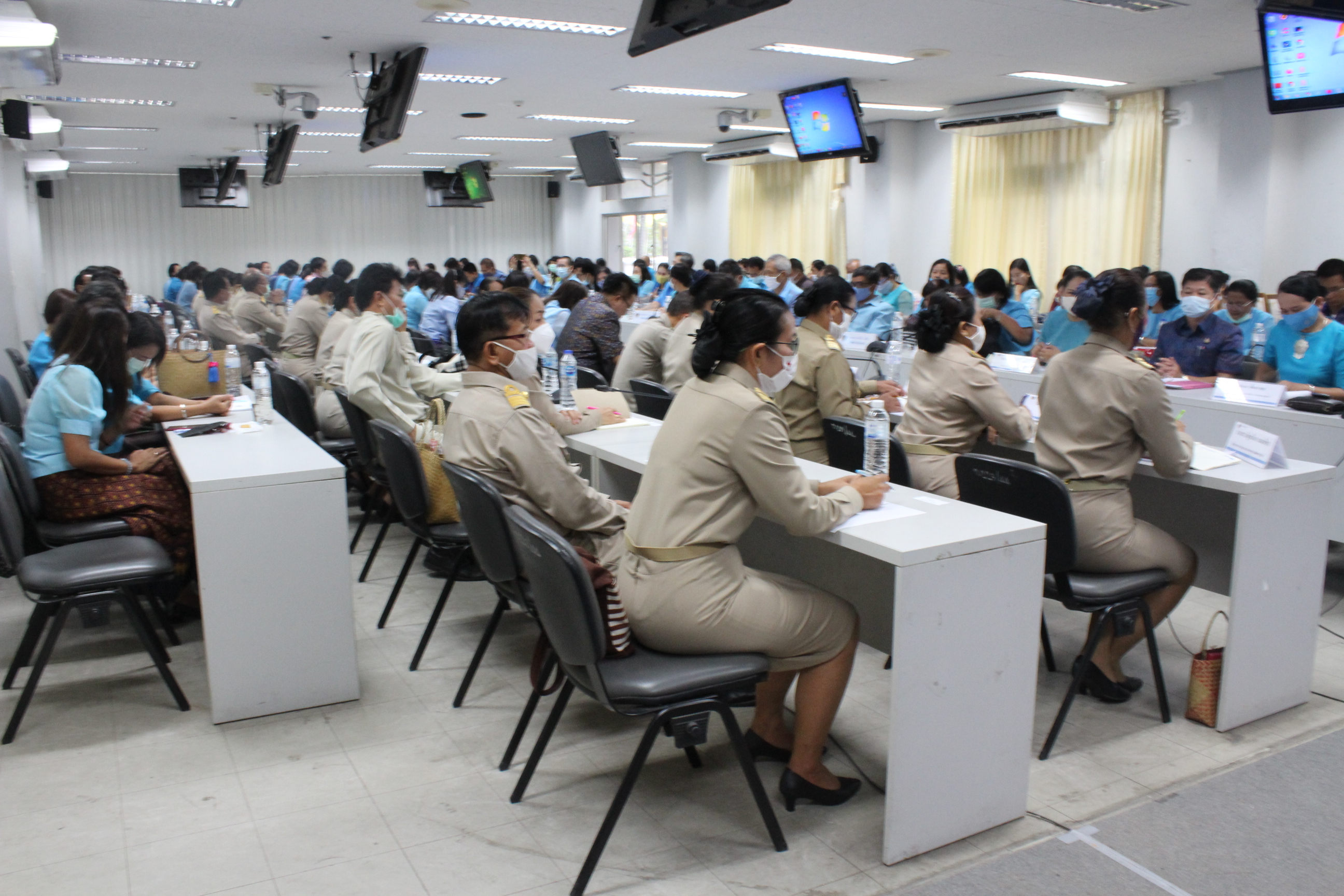 ? พช.ขอนแก่น : จัดประชุมเชิงปฏิบัติการสร้างความเข้าใจการขับเคลื่อนโครงการพัฒนาพื้นที่ต้นแบบการพัฒนาคุณภาพชีวิตตามทฤษฎีใหม่ ประยุกต์สู่ “โคก หนอง นา โมเดล” ?