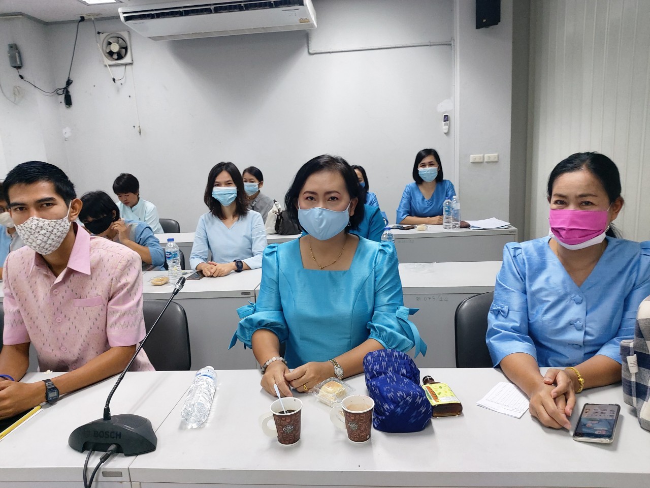 ? พช.ขอนแก่น : จัดประชุมเชิงปฏิบัติการสร้างความเข้าใจการขับเคลื่อนโครงการพัฒนาพื้นที่ต้นแบบการพัฒนาคุณภาพชีวิตตามทฤษฎีใหม่ ประยุกต์สู่ “โคก หนอง นา โมเดล” ?