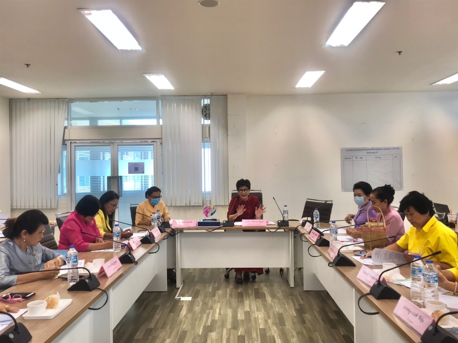 ? พช.ขอนแก่น : ร่วมประชุมคณะทำงานขับเคลื่อนกองทุนพัฒนาบทบาทสตรีจังหวัดขอนแก่น ครั้งที่ 10/2563 ?