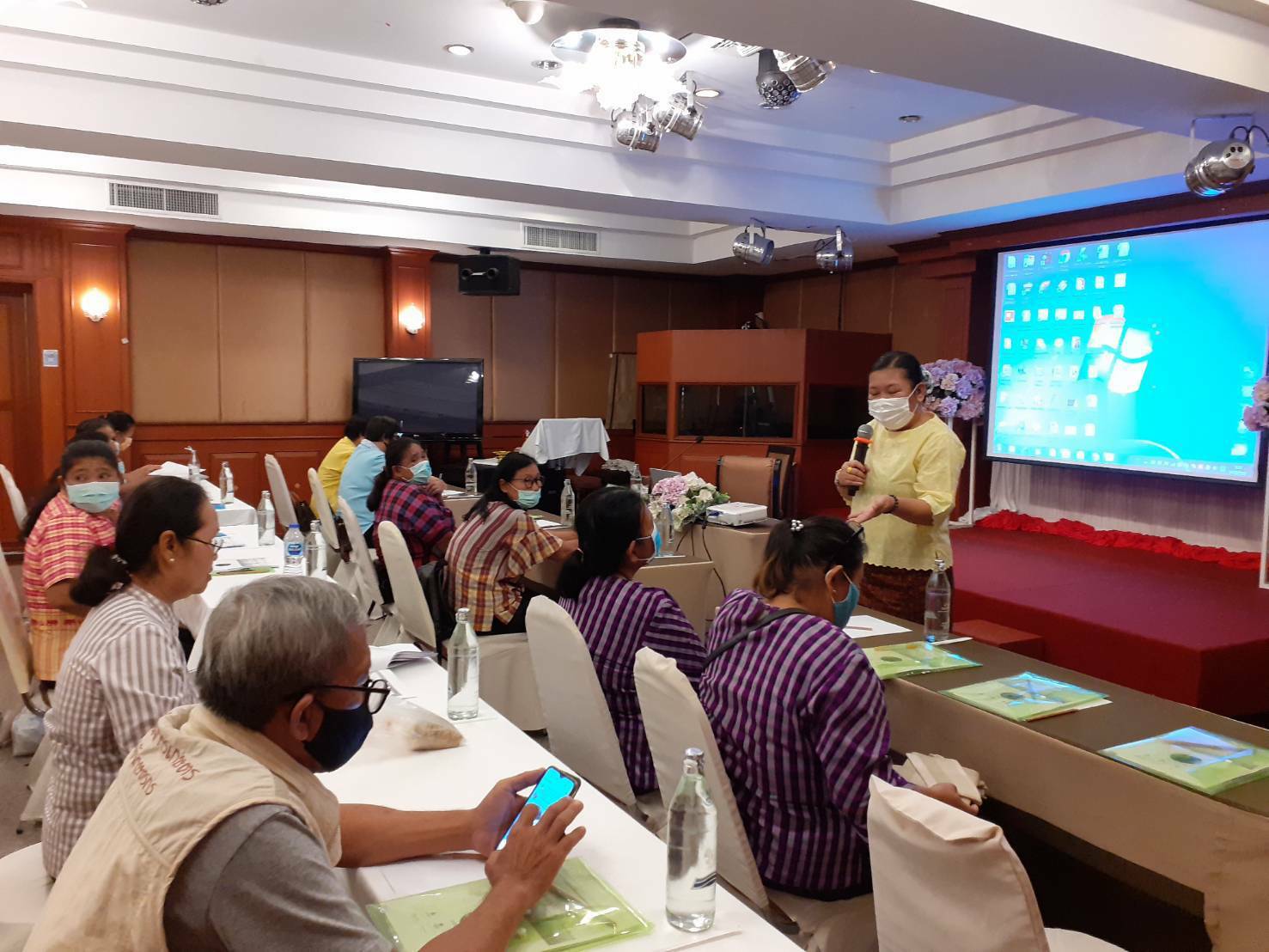 ? พช.ขอนแก่น : ดำเนินโครงการประชุมเชิงปฏิบัติการพัฒนาเครือข่ายผู้ผลิต ผู้ประกอบการผ้าฝ้าย ผ้าขาวม้า ?