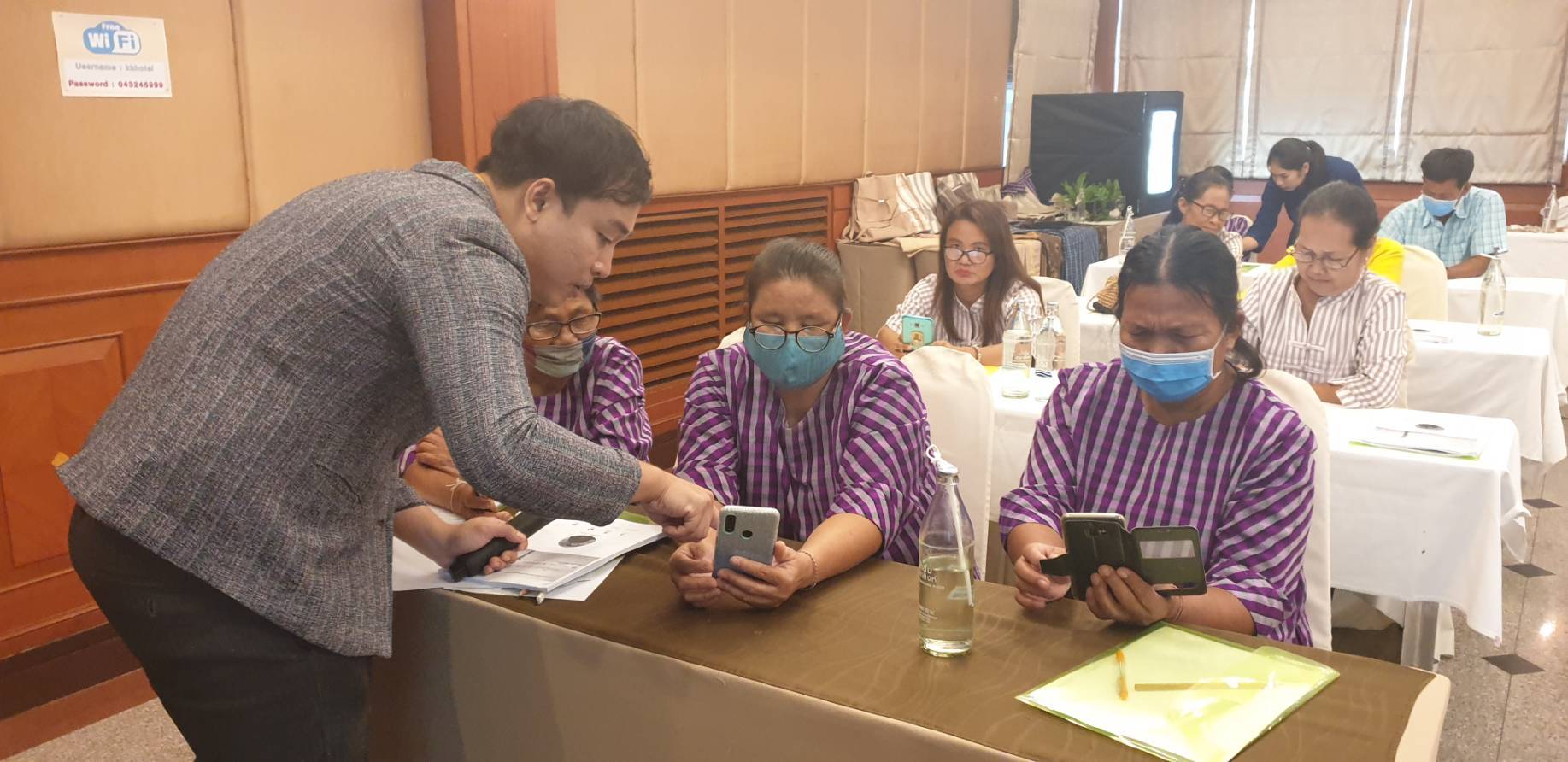 ? พช.ขอนแก่น : ดำเนินโครงการประชุมเชิงปฏิบัติการพัฒนาเครือข่ายผู้ผลิต ผู้ประกอบการผ้าฝ้าย ผ้าขาวม้า ?