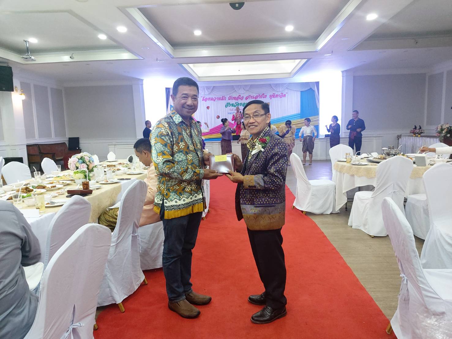 ? พช.ขอนแก่น : ร่วมงานแสดงมุทิตาจิตผู้เกษียณอายุราชการจังหวัดขอนแก่น ประจำปี พ.ศ.2563 ?