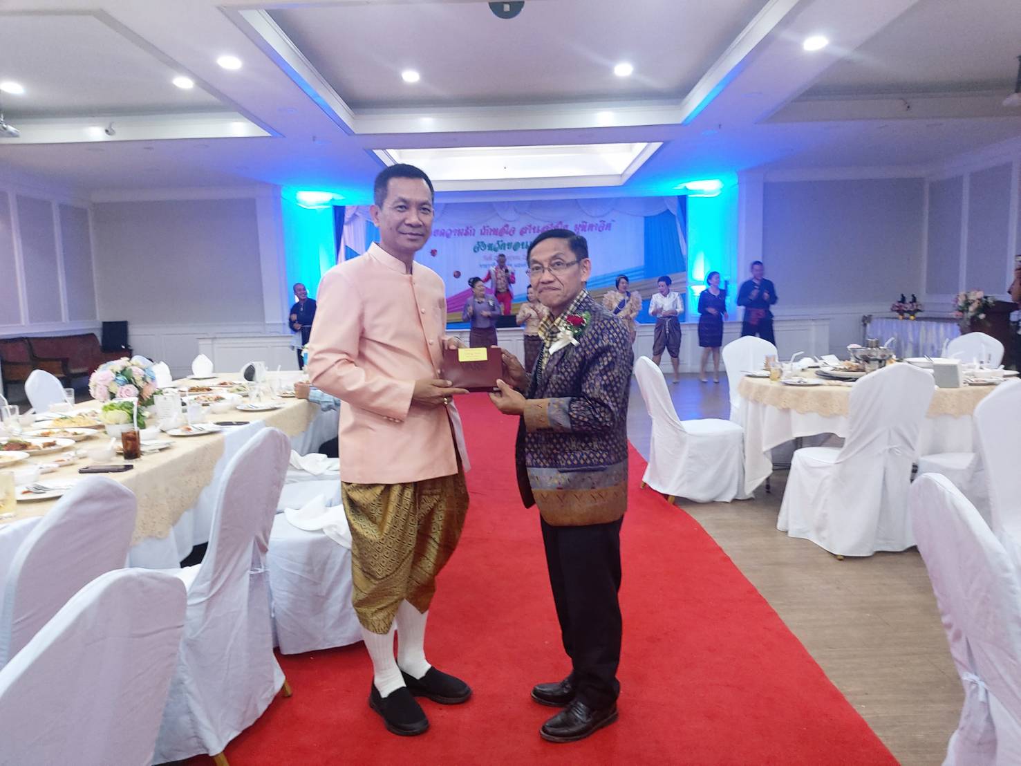 ? พช.ขอนแก่น : ร่วมงานแสดงมุทิตาจิตผู้เกษียณอายุราชการจังหวัดขอนแก่น ประจำปี พ.ศ.2563 ?