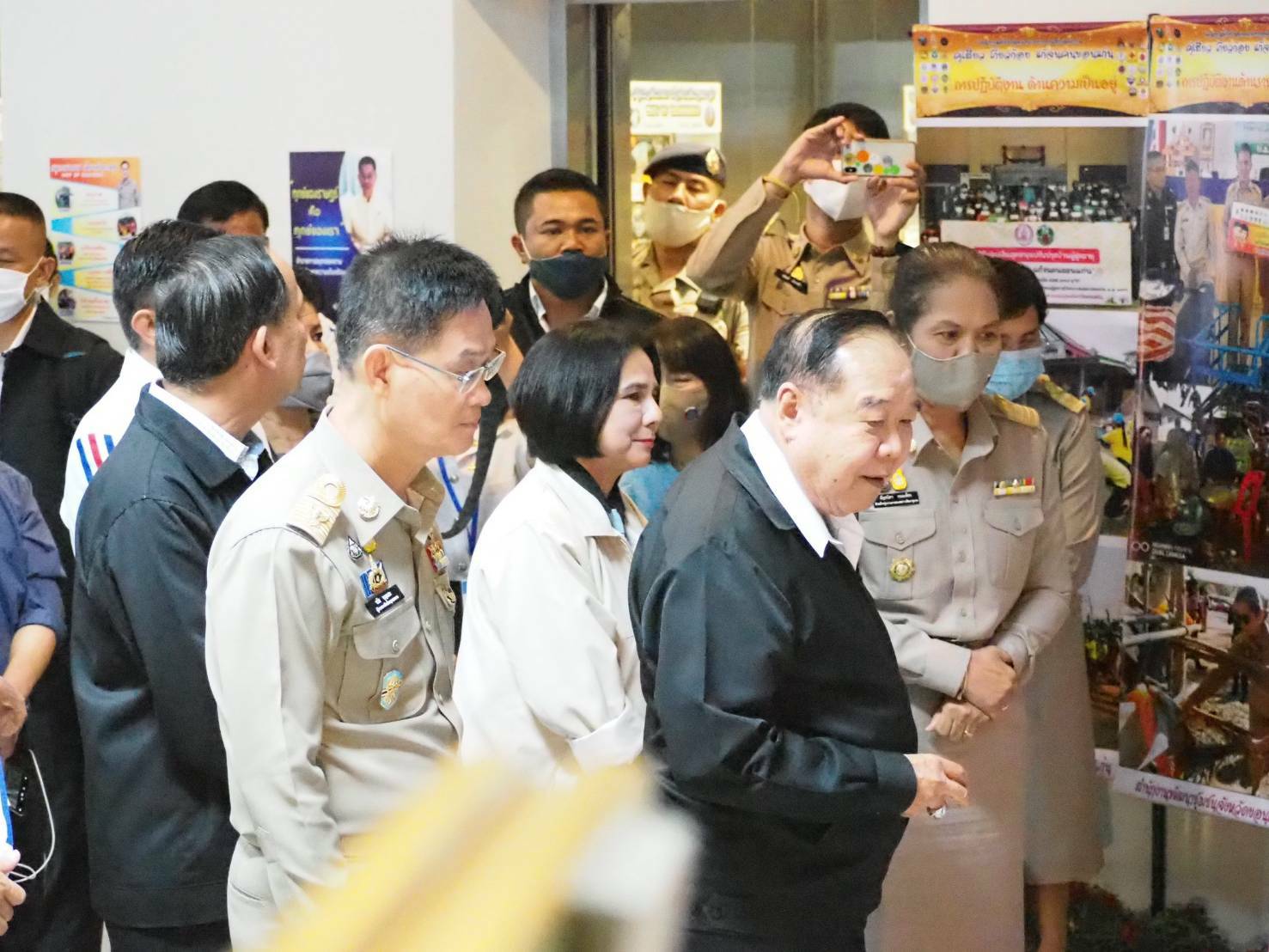 ? พช.ขอนแก่น : ร่วมประชุมชี้แจงดำเนินการแก้ไขปัญหาความยากจน และความเหลื่อมล้ำในระดับพื้นที่ จังหวัดสมุทรสงคราม?