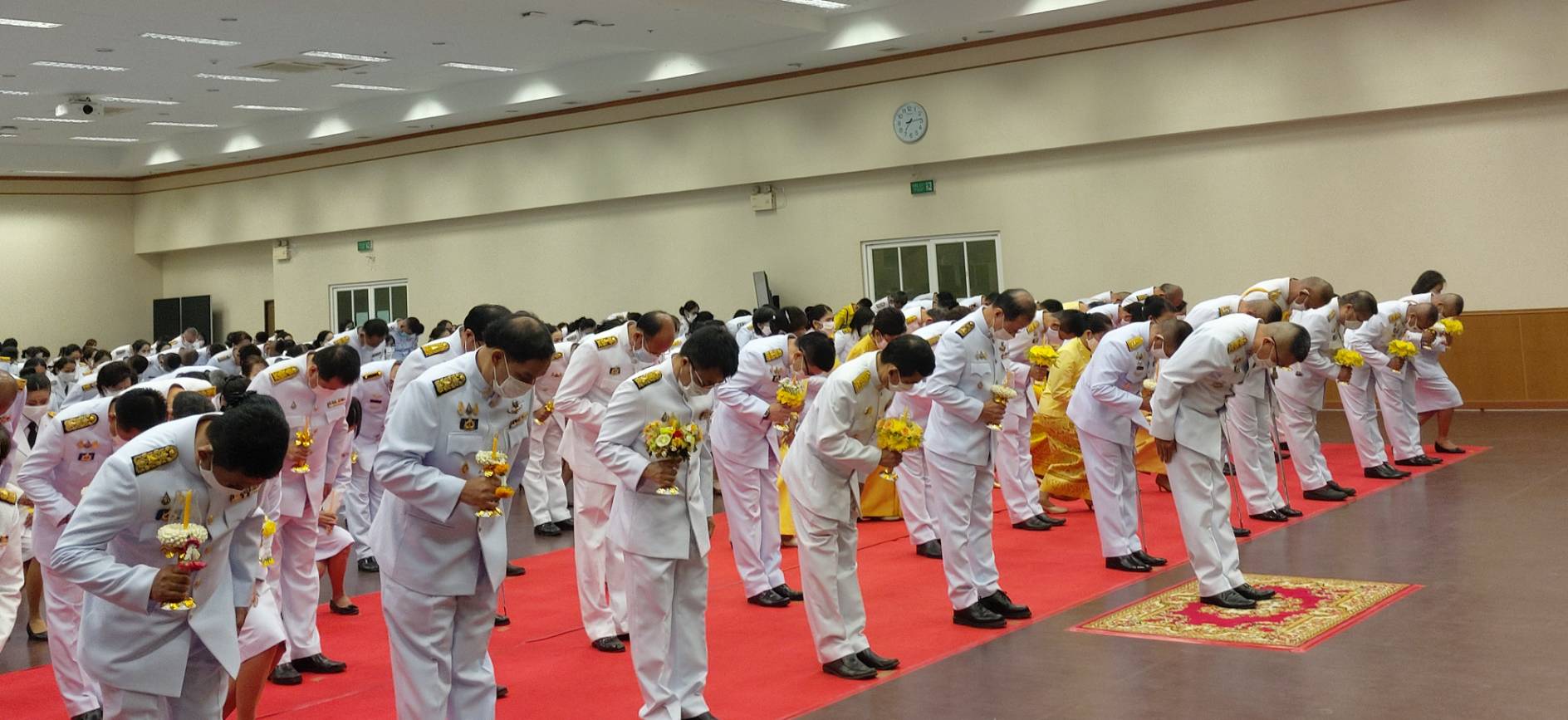 ? พช.ขอนแก่น : ร่วมพิธีจุดเทียนเพื่อน้อมรำลึกในพระมาหกรุณาธิคุณพระบามสมเด็จพระบรมชนกาธิเบศร มหาภูมิพลอดุลยเดชมหาราช บรมนาถบพิตร ?