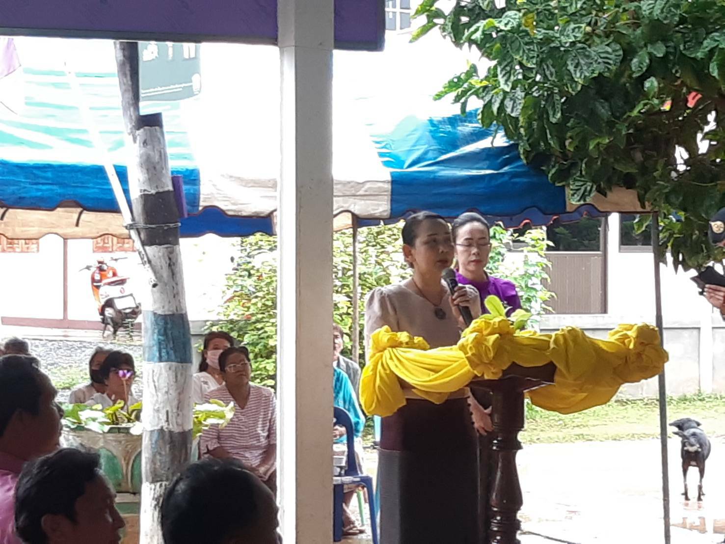 ? พช.ขอนแก่น : ร่วมพิธีเปิดศูนย์จัดการกองทุนชุมชน บ้านซ่งหนองขาม หมู่ที่ 4 ตำบลหนองแดง อำเภอสีชมพู จังหวัดขอนแก่น ?