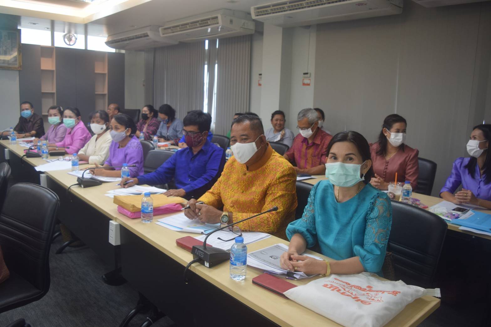 ? พช.ขอนแก่น : ประชุมชี้แจงแนวทางการดำเนินงานโครงการชุมชนท่องเที่ยว OTOP นวัตวิถี ตามข้อเสนอแนะของสำนักงานการตรวจเงินแผ่นดิน ?