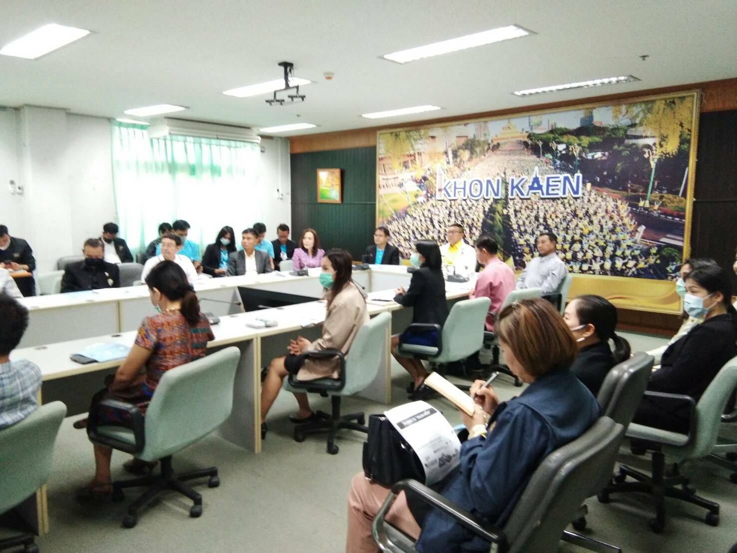 ? พช.ขอนแก่น : ร่วมประชุมรับฟังการชี้แจงรายละเอียดโครงการคนละครึ่ง ผ่านระบบวีดิทัศน์ทางไกล (Video Conference System) ?