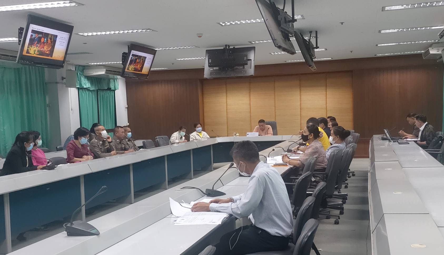 ? พช.ขอนแก่น : ร่วมประชุมคณะอนุกรรมการด้านพิธีเปิดงานเทศกาลไหมนานาชาติ ประเพณีผูกเสี่ยวและงานกาชาด จังหวัดขอนแก่น ประจำปี 2563 ครั้งที่ 1/2563 ?