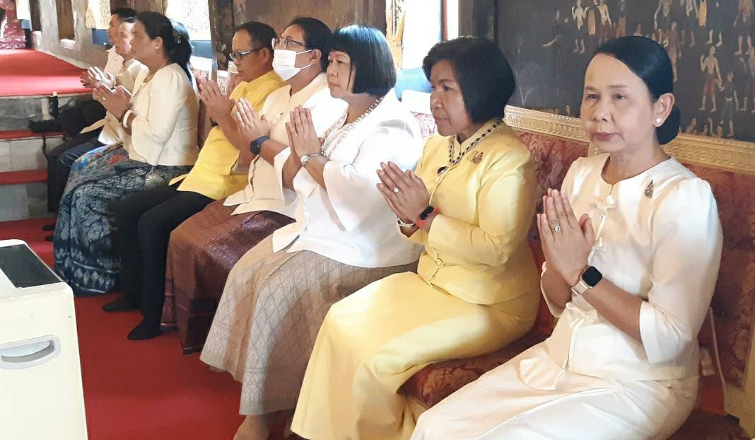 ? พช.ขอนแก่น : ร่วมพิธีสมโภชผ้าพระกฐินพระราชทานกรมการพัฒนาชุมชน ประจำปีพุทธศักราช 2563 ?