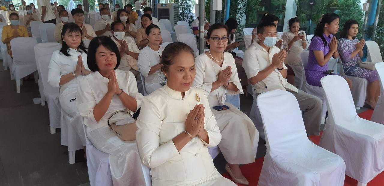 ? พช.ขอนแก่น : ร่วมพิธีสมโภชผ้าพระกฐินพระราชทานกรมการพัฒนาชุมชน ประจำปีพุทธศักราช 2563 ?
