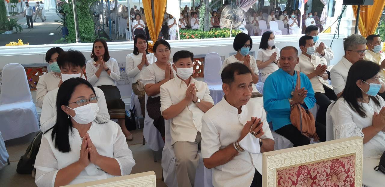? พช.ขอนแก่น : ร่วมพิธีสมโภชผ้าพระกฐินพระราชทานกรมการพัฒนาชุมชน ประจำปีพุทธศักราช 2563 ?