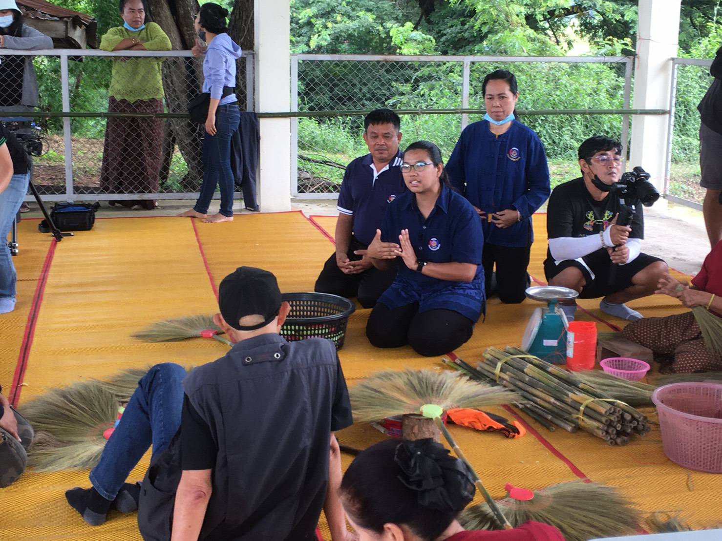 ? พช.ขอนแก่น : ลงพื้นที่ร่วมสังเกตการณ์ในการบันทึกเทปรายการ ฟังเสียงประเทศไทย สถานีโทรทัศน์ไทยพีบีเอส ?