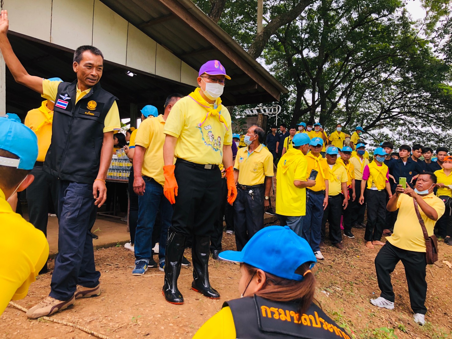 ? พช.ขอนแก่น : ร่วมพิธี เนื่องในวันคล้ายวันสวรรคตสมเด็จพระบรมชนกาธิเบศรมหาภูมิพลอดุลยเดชมหาราช บรมนาถบพิตร 13 ตุลาคม 2563 ?