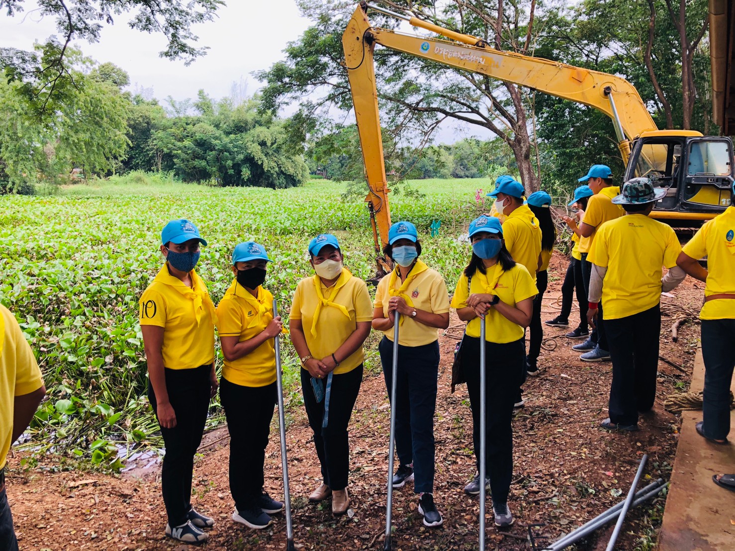 ? พช.ขอนแก่น : ร่วมพิธี เนื่องในวันคล้ายวันสวรรคตสมเด็จพระบรมชนกาธิเบศรมหาภูมิพลอดุลยเดชมหาราช บรมนาถบพิตร 13 ตุลาคม 2563 ?
