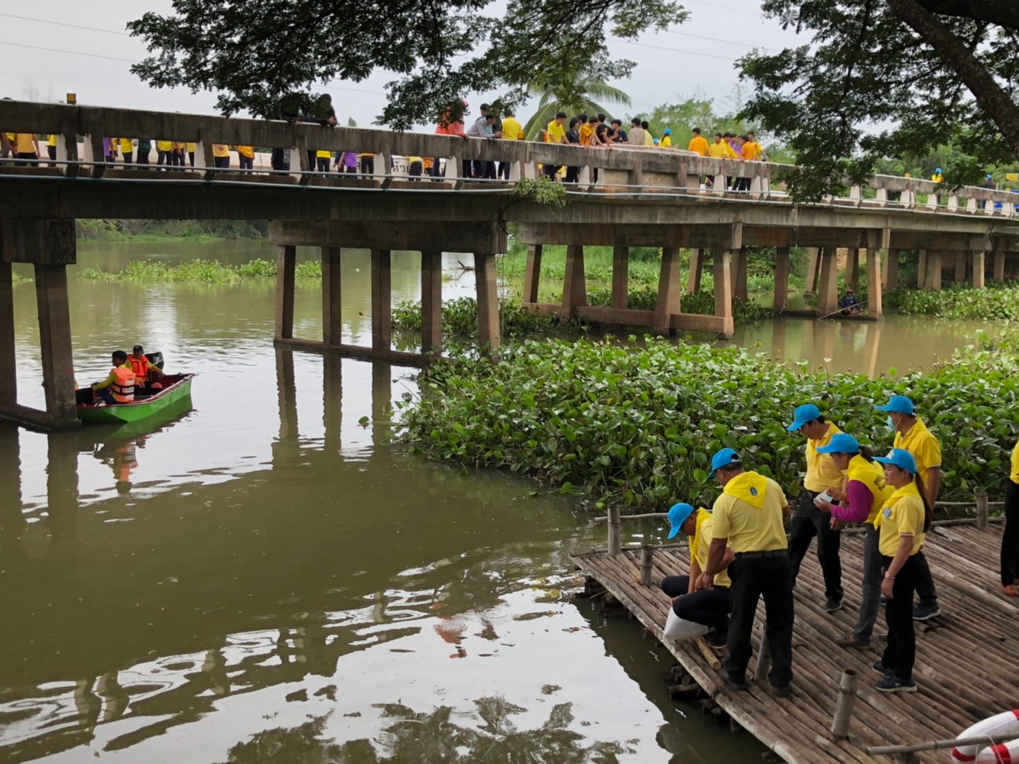 ? พช.ขอนแก่น : ร่วมพิธี เนื่องในวันคล้ายวันสวรรคตสมเด็จพระบรมชนกาธิเบศรมหาภูมิพลอดุลยเดชมหาราช บรมนาถบพิตร 13 ตุลาคม 2563 ?