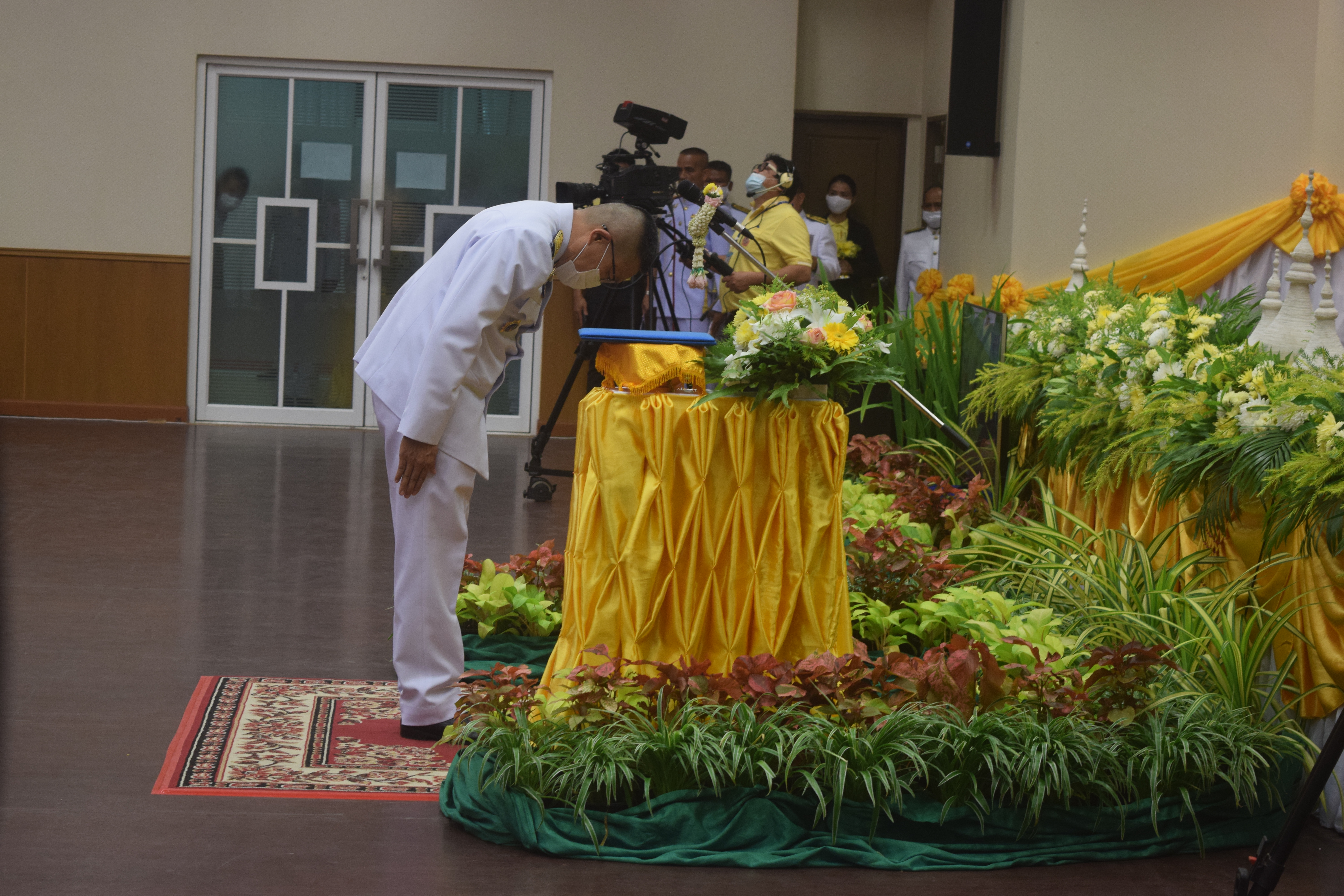 ? พช.ขอนแก่น : ร่วมพิธีจุดเทียนเพื่อน้อมรำลึกในพระมาหกรุณาธิคุณพระบามสมเด็จพระบรมชนกาธิเบศร มหาภูมิพลอดุลยเดชมหาราช บรมนาถบพิตร ?