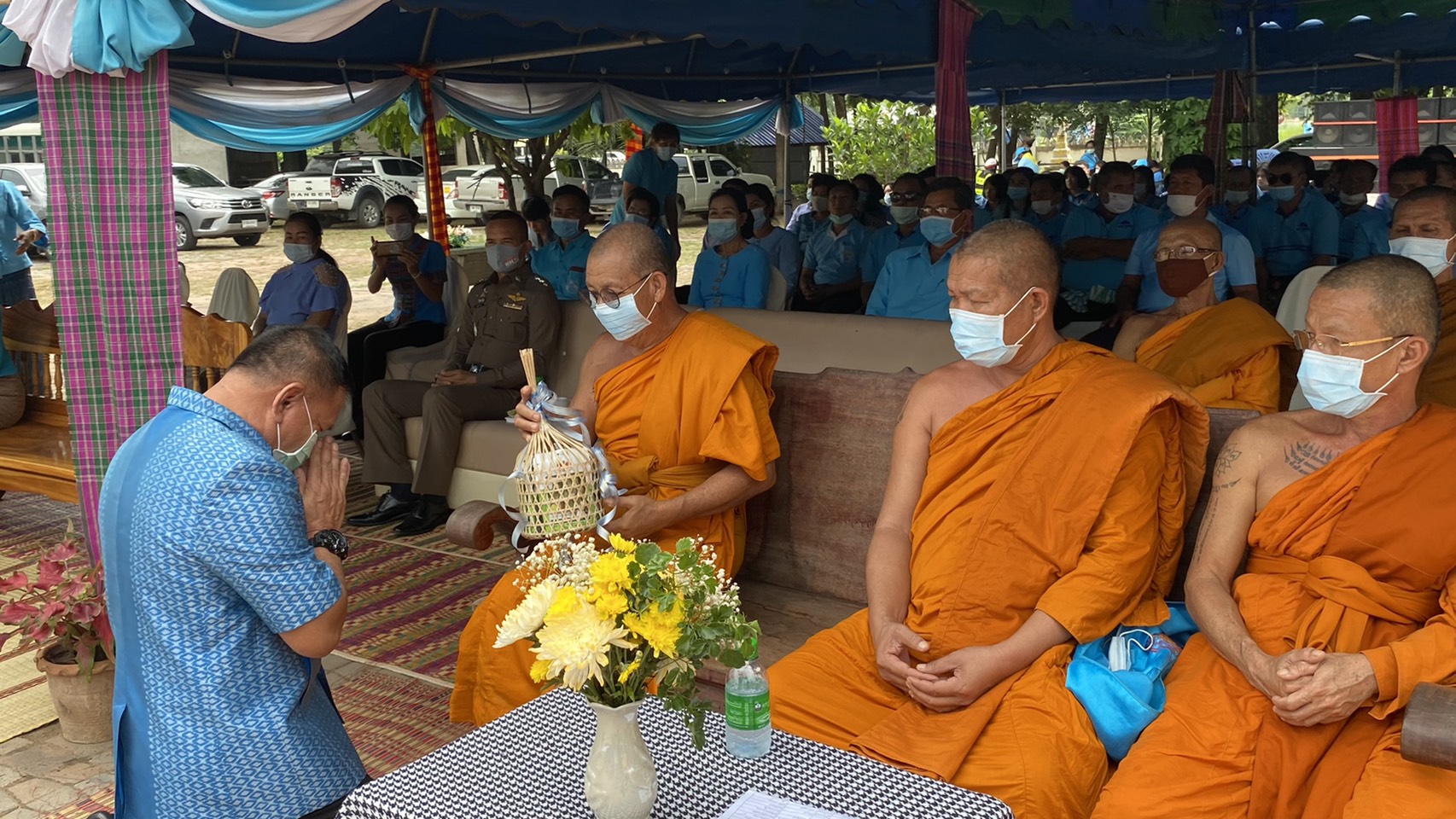 ? พช.ขอนแก่น : ร่วมกิจกรรมโครงการวัด ประชา รัฐ สร้างสุข เฉลิมพระเกียรติ สมเด็จพระนางเจ้าสิริกิติ์ พระบรมราชินีนาถ บรมราชชนนีพันปีหลวง เนื่องในโอกาสมหามงคลเฉลิมพระชนมพรรษา 84 พรรษา?