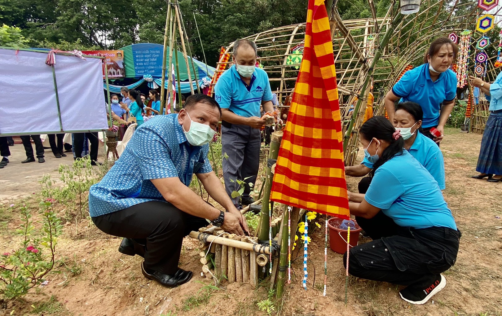 ? พช.ขอนแก่น : ร่วมกิจกรรมโครงการวัด ประชา รัฐ สร้างสุข เฉลิมพระเกียรติ สมเด็จพระนางเจ้าสิริกิติ์ พระบรมราชินีนาถ บรมราชชนนีพันปีหลวง เนื่องในโอกาสมหามงคลเฉลิมพระชนมพรรษา 84 พรรษา?