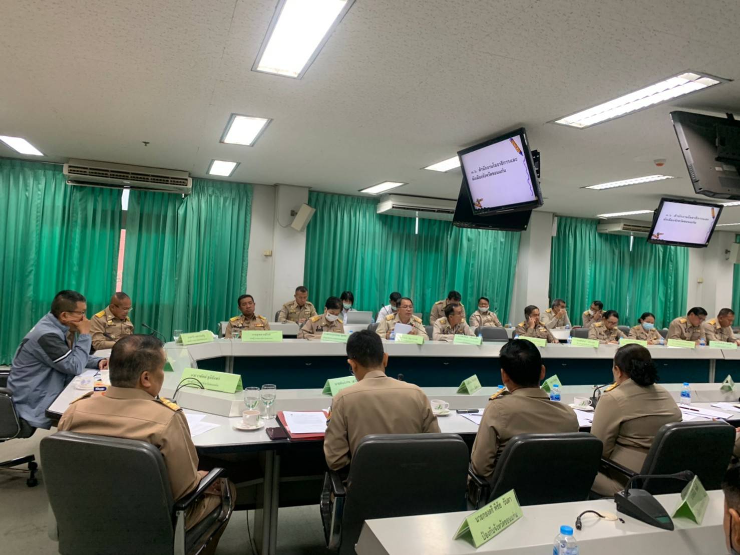 ? พช.ขอนแก่น : ร่วมประชุมนายอำเภอและหัวหน้าส่วนราชการสังกัดกระทรวงมหาดไทย ประจำเดือนตุลาคม 2563 ?