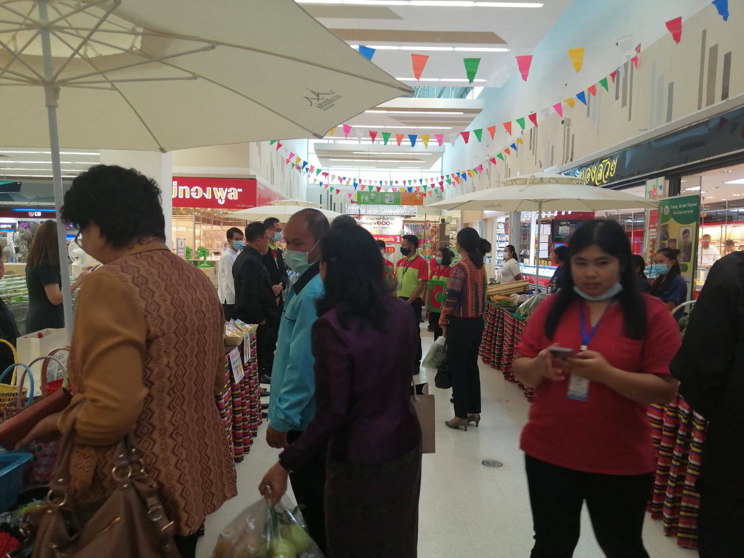 ? พช.ขอนแก่น : ร่วมเป็นเกียรติพิธีเปิดงาน “ตลาดชุมชนคนขอนแก่น@บิ๊กซี” ?