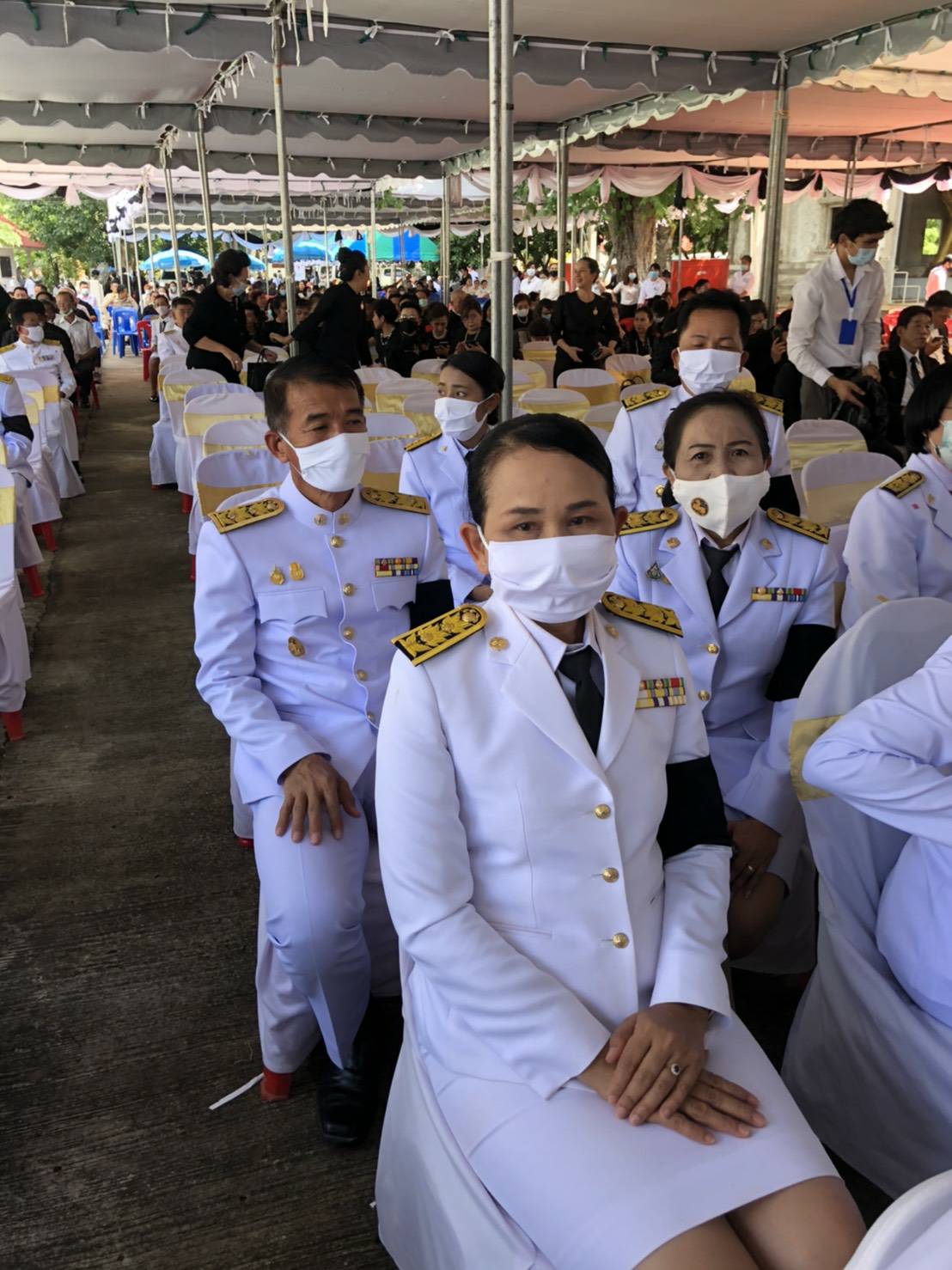 ? พช.ขอนแก่น : ร่วมพิธีบำเพ็ญกุศลและพระราชทานเพลิงศพ คุณแม่สำลี เจริญรัตนไพฑูรย์ มารดาของ นายสมศักดิ์ จังตระกุล ผู้ว่าราชการจังหวัดขอนแก่น?