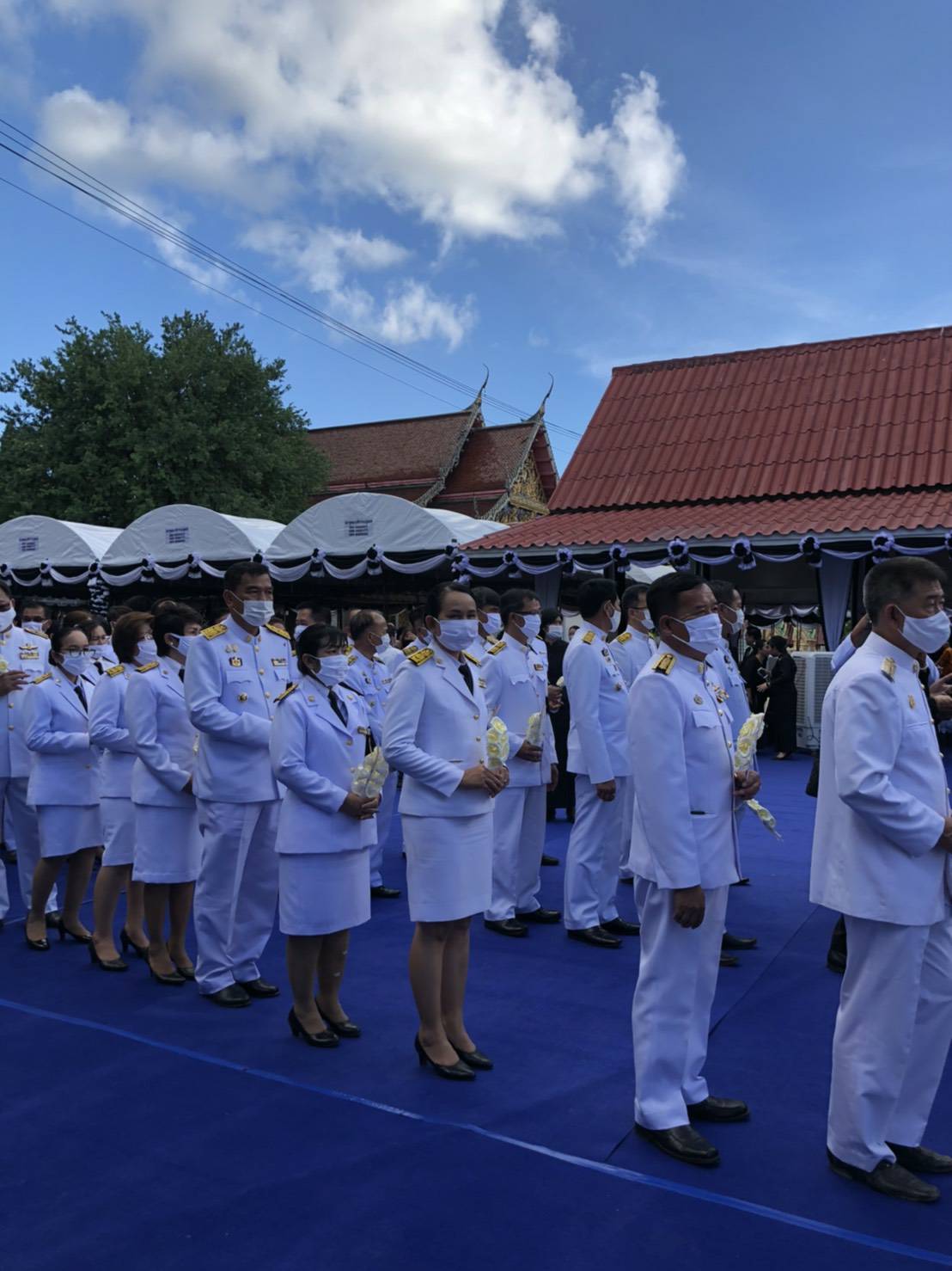 ? พช.ขอนแก่น : ร่วมพิธีบำเพ็ญกุศลและพระราชทานเพลิงศพ คุณแม่สำลี เจริญรัตนไพฑูรย์ มารดาของ นายสมศักดิ์ จังตระกุล ผู้ว่าราชการจังหวัดขอนแก่น?