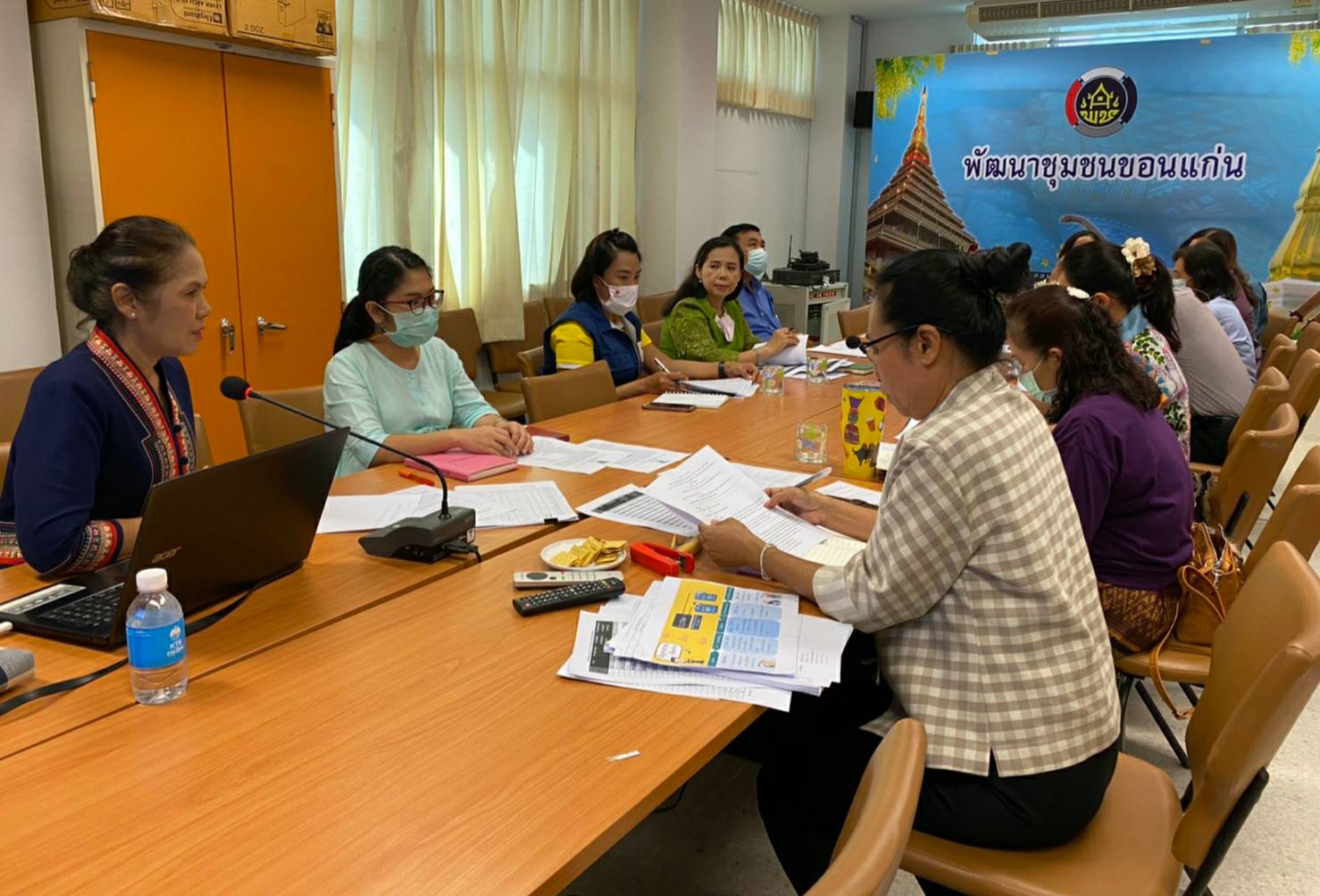 ? พช.ขอนแก่น : ประชุมคณะทำงานชุดปฏิบัติการขับเคลื่อนการแก้ไขปัญหาความยากจน ตามภารกิจใน 5 มิติ ตามโครงการ “คู่เสี่ยว เกี่ยวก้อย แก้จนคนขอนแก่น” ?