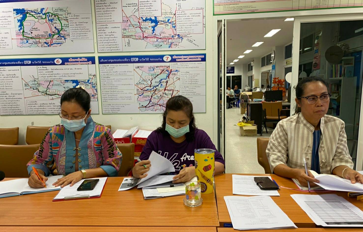? พช.ขอนแก่น : ประชุมคณะทำงานชุดปฏิบัติการขับเคลื่อนการแก้ไขปัญหาความยากจน ตามภารกิจใน 5 มิติ ตามโครงการ “คู่เสี่ยว เกี่ยวก้อย แก้จนคนขอนแก่น” ?