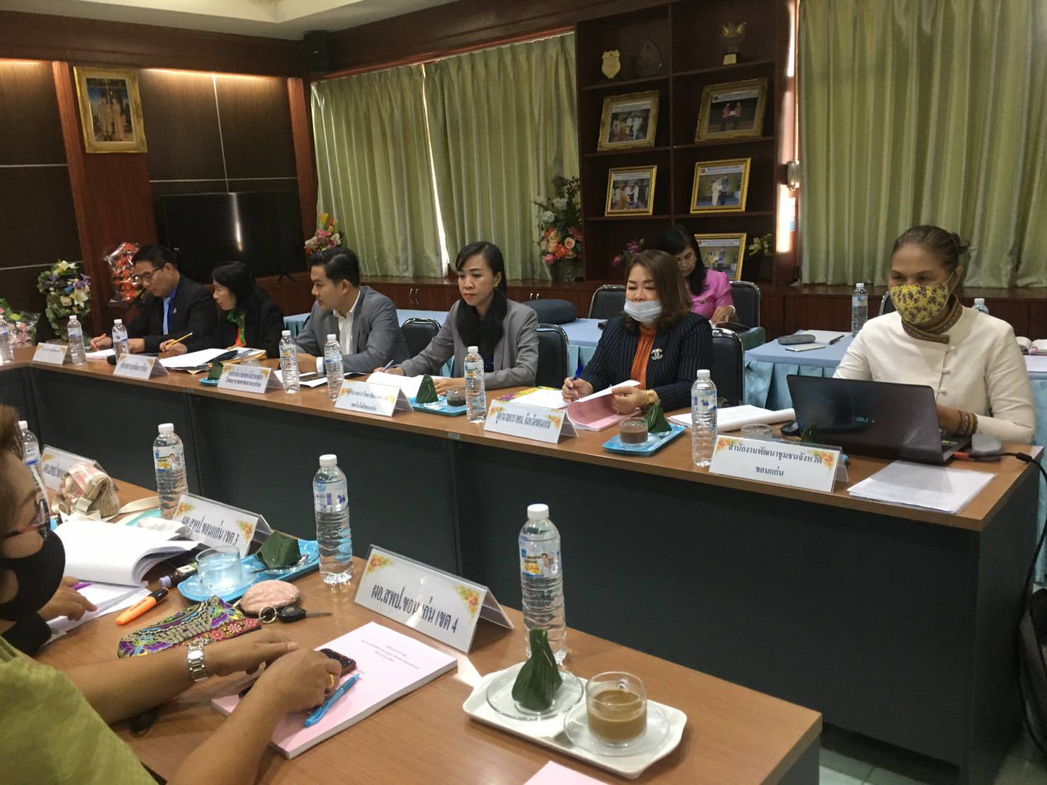 ? พช.ขอนแก่น : ประชุมคณะทำงานชุดปฏิบัติการขับเคลื่อนการแก้ไขปัญหาความยากจน ตามภารกิจใน 5 มิติ ตามโครงการ “คู่เสี่ยว เกี่ยวก้อย แก้จนคนขอนแก่น” ?