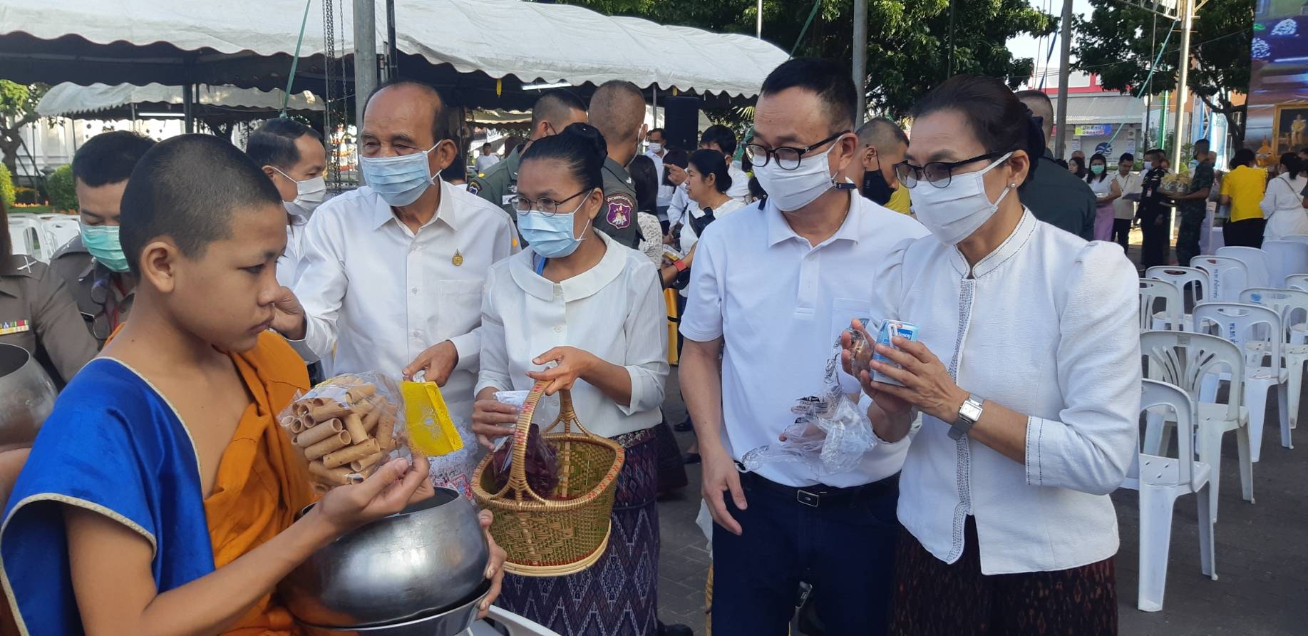 ? พช.ขอนแก่น : ร่วมทำบุญใส่บาตรในงาน “รวมใจใส่บาตรทุกวันพระแรกของเดือน”?
