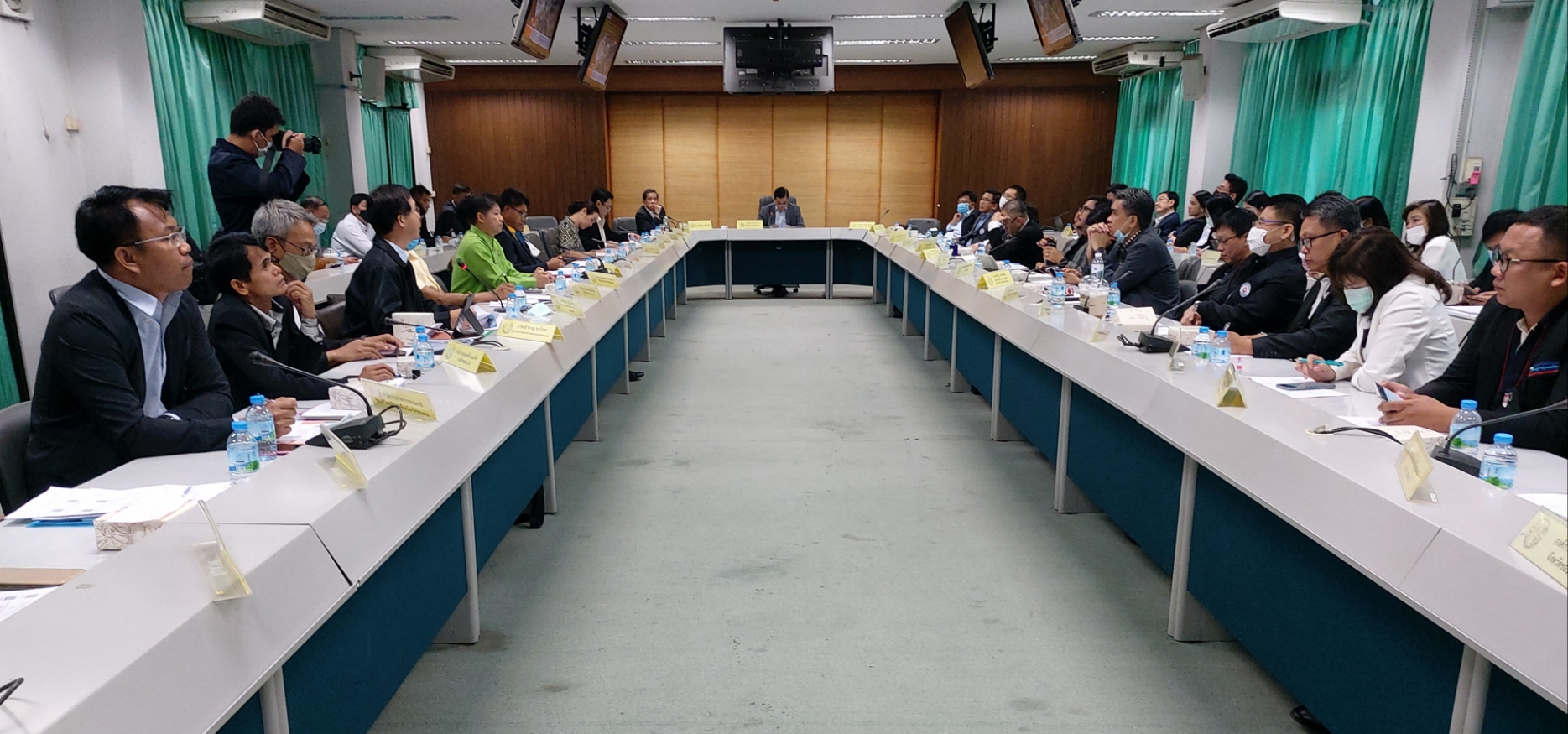 ? พช.ขอนแก่น : ร่วมประชุมคณะกรรมการร่วมภาครัฐและเอกชนเพื่อพัฒนาและแก้ไขปัญหาทางเศรษฐกิจจังหวัดขอนแก่น (กรอ.จังหวัดขอนแก่น) ครั้งที่ 1 ประจำปีงบประมาณ พ.ศ.2564 ?